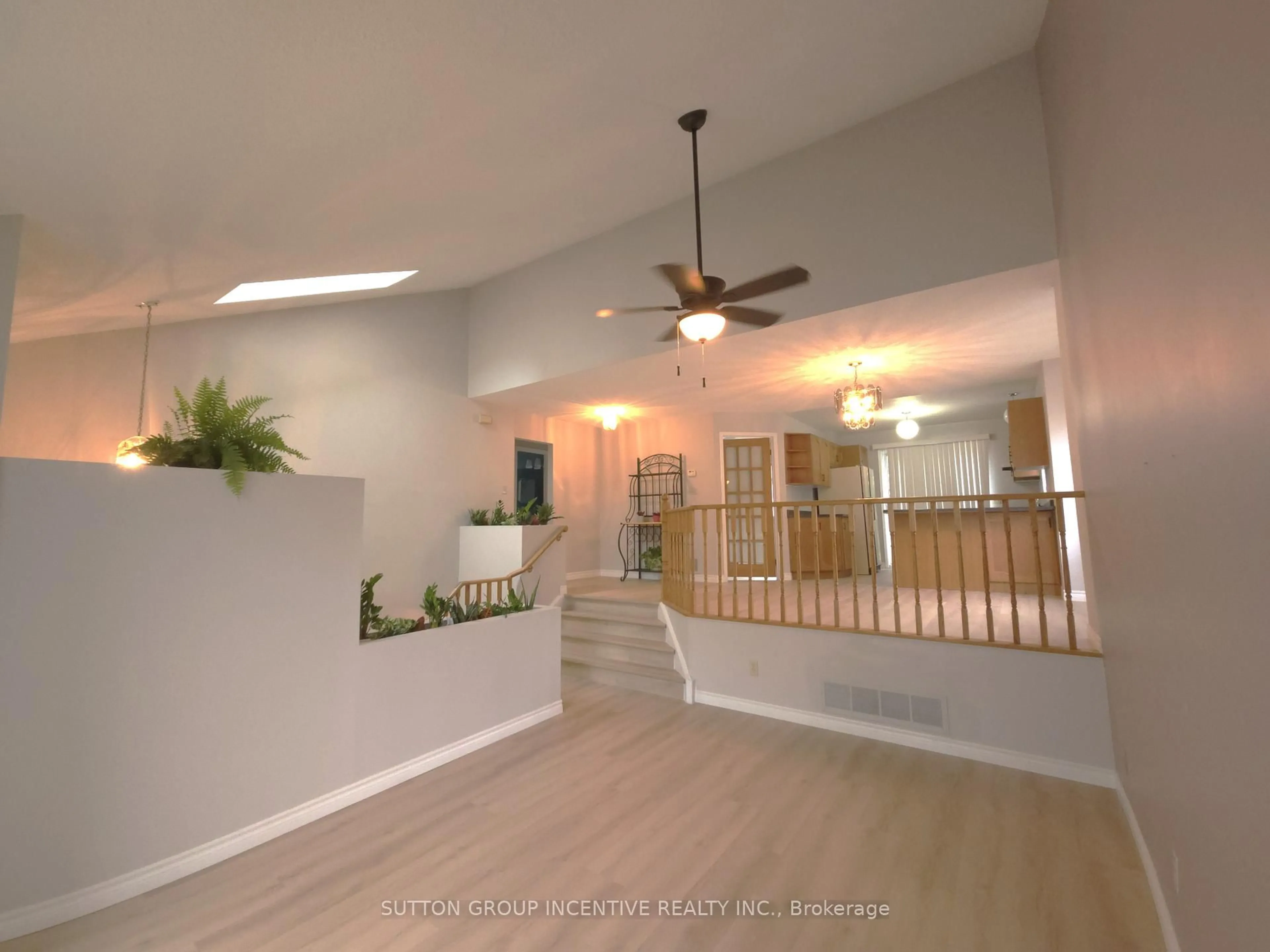 Indoor entryway for 2276 Scythes St, Innisfil Ontario L9S 1G8