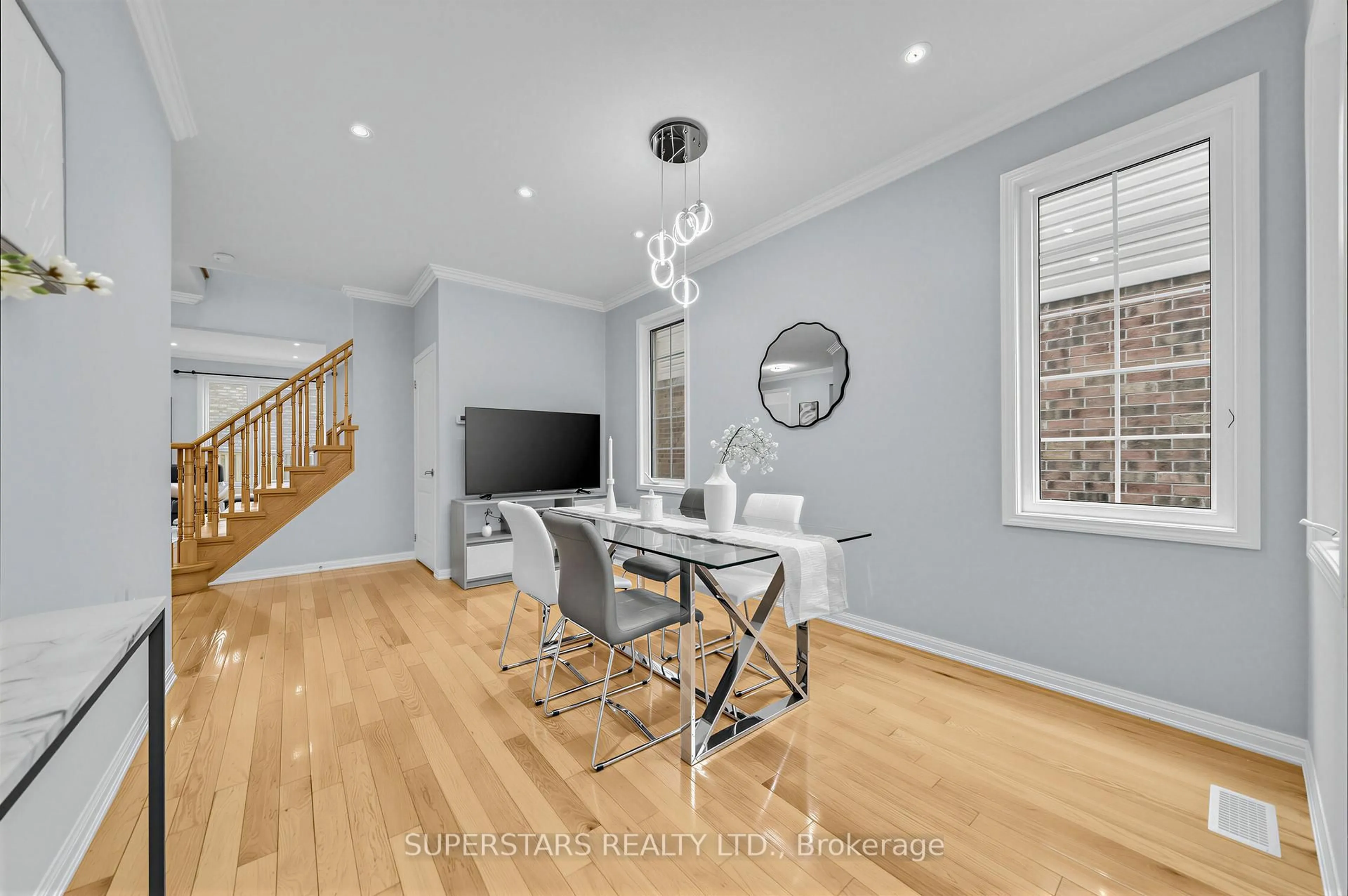 Dining room, unknown for 22 Merdock Crt, Whitchurch-Stouffville Ontario L4A 0A9