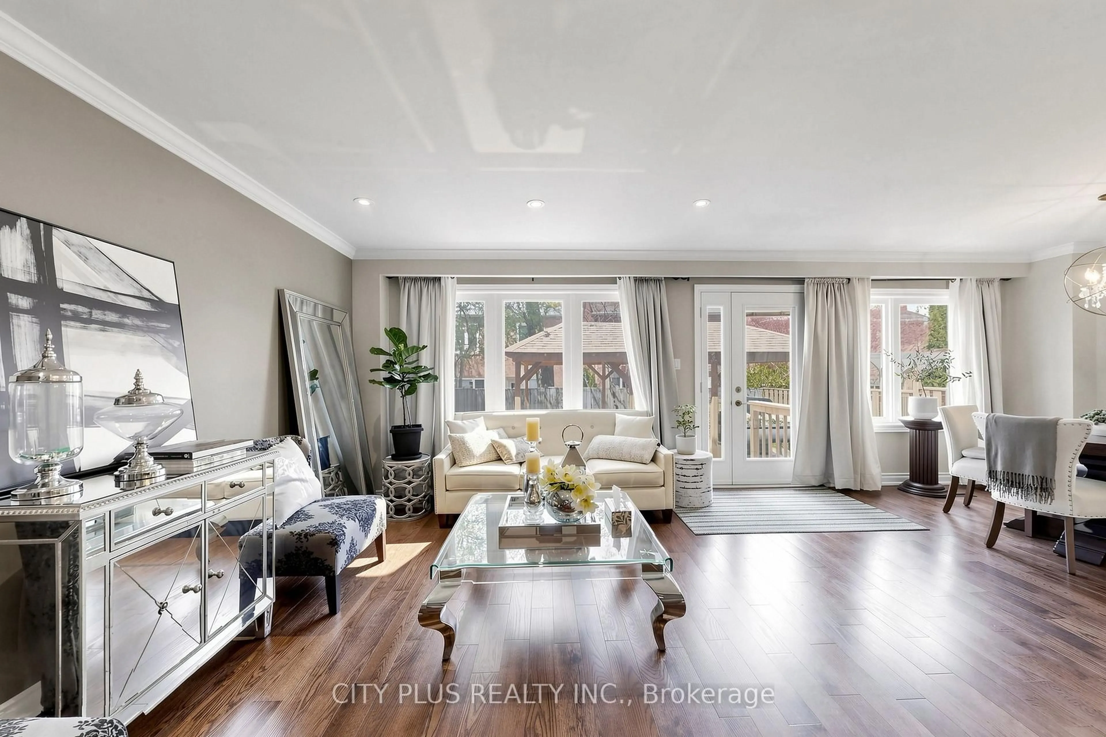 Living room with furniture, unknown for 110 Glenmanor Way, Vaughan Ontario L4J 3E5