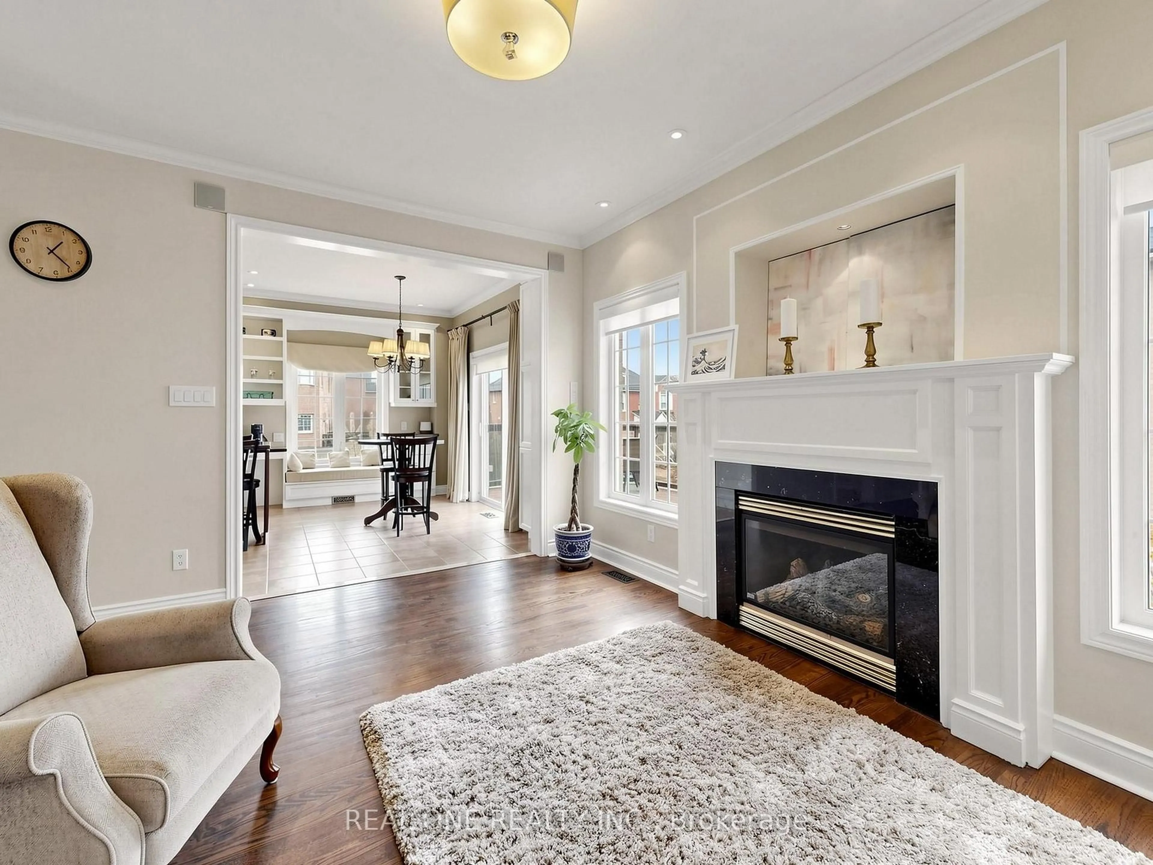 Unknown for 37 Trish Dr, Richmond Hill Ontario L4E 5C4