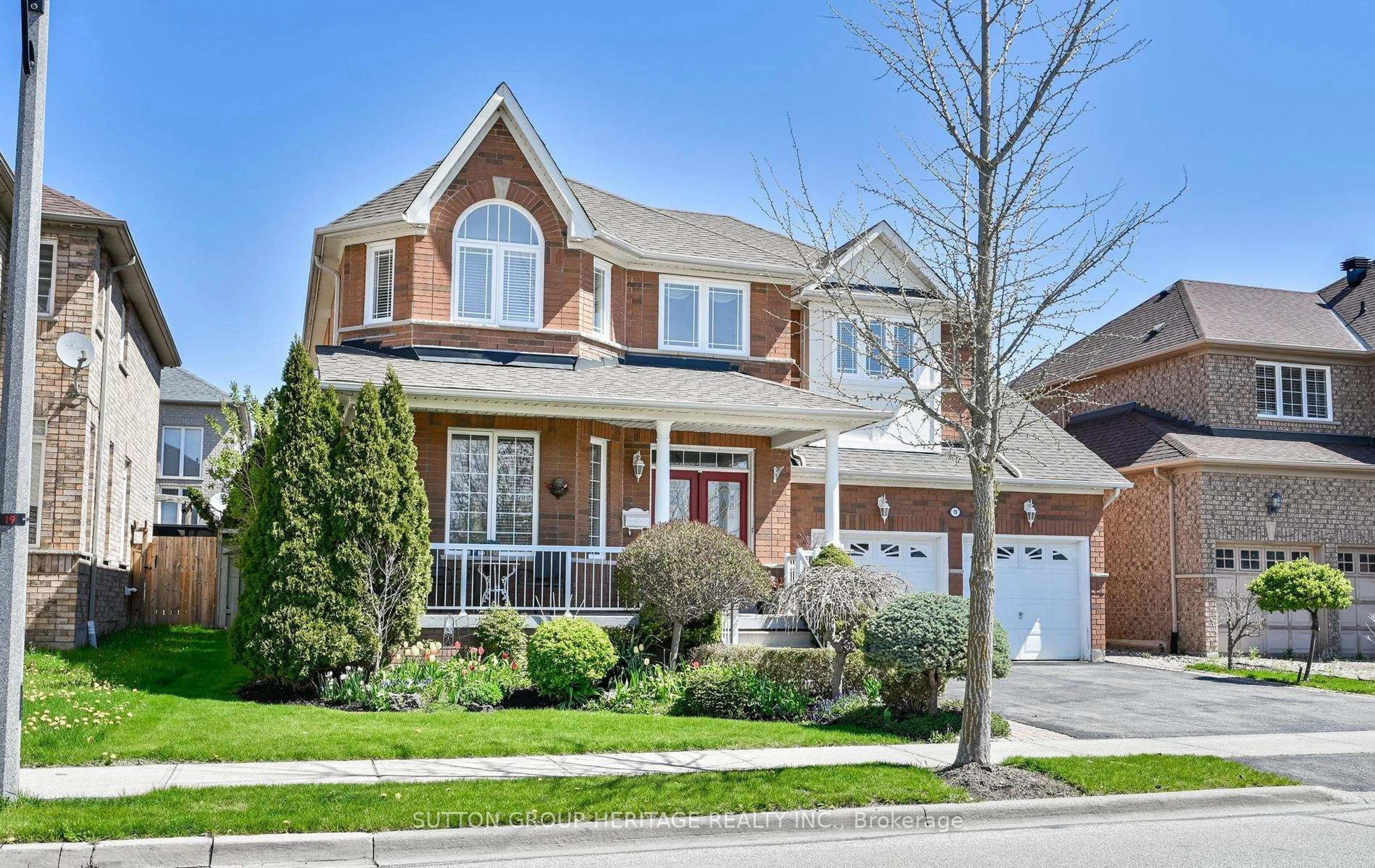 Home with brick exterior material, street for 19 Country Ridge Dr, Markham Ontario L6E 1C4