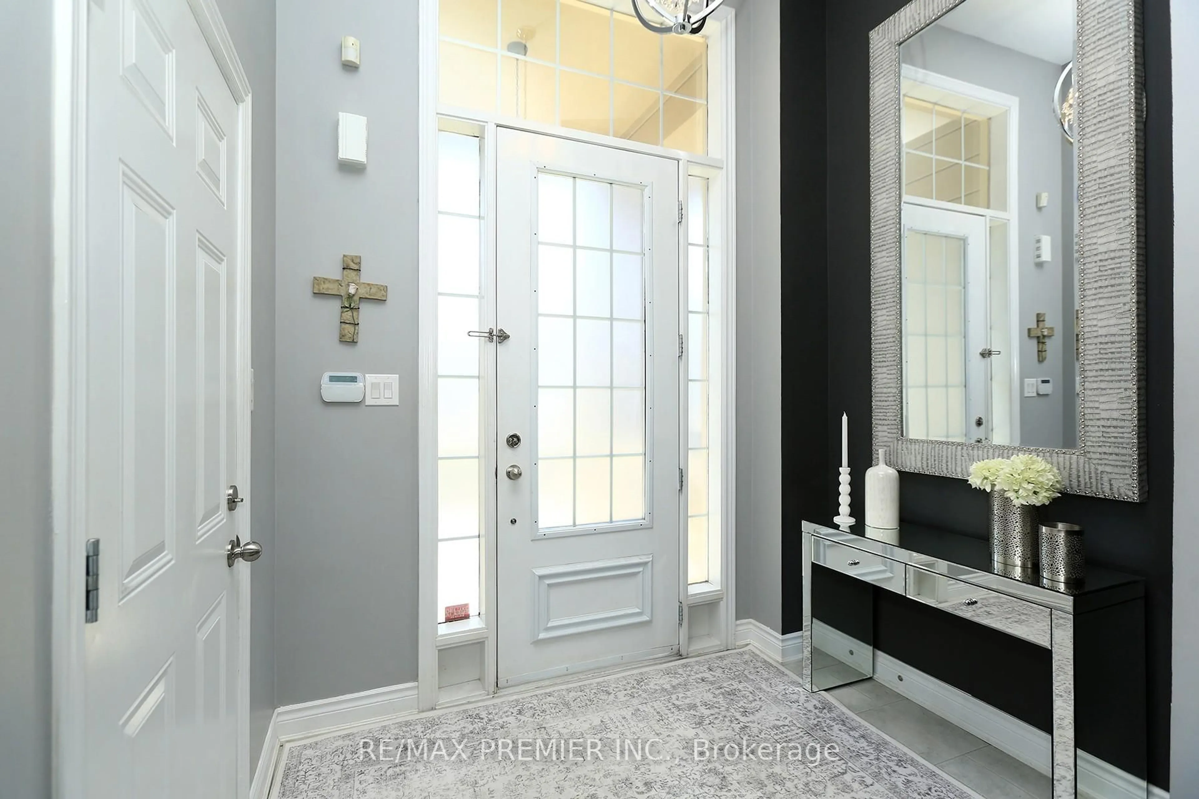 Indoor entryway for 79 HANSARD Dr, Vaughan Ontario L4H 0V7