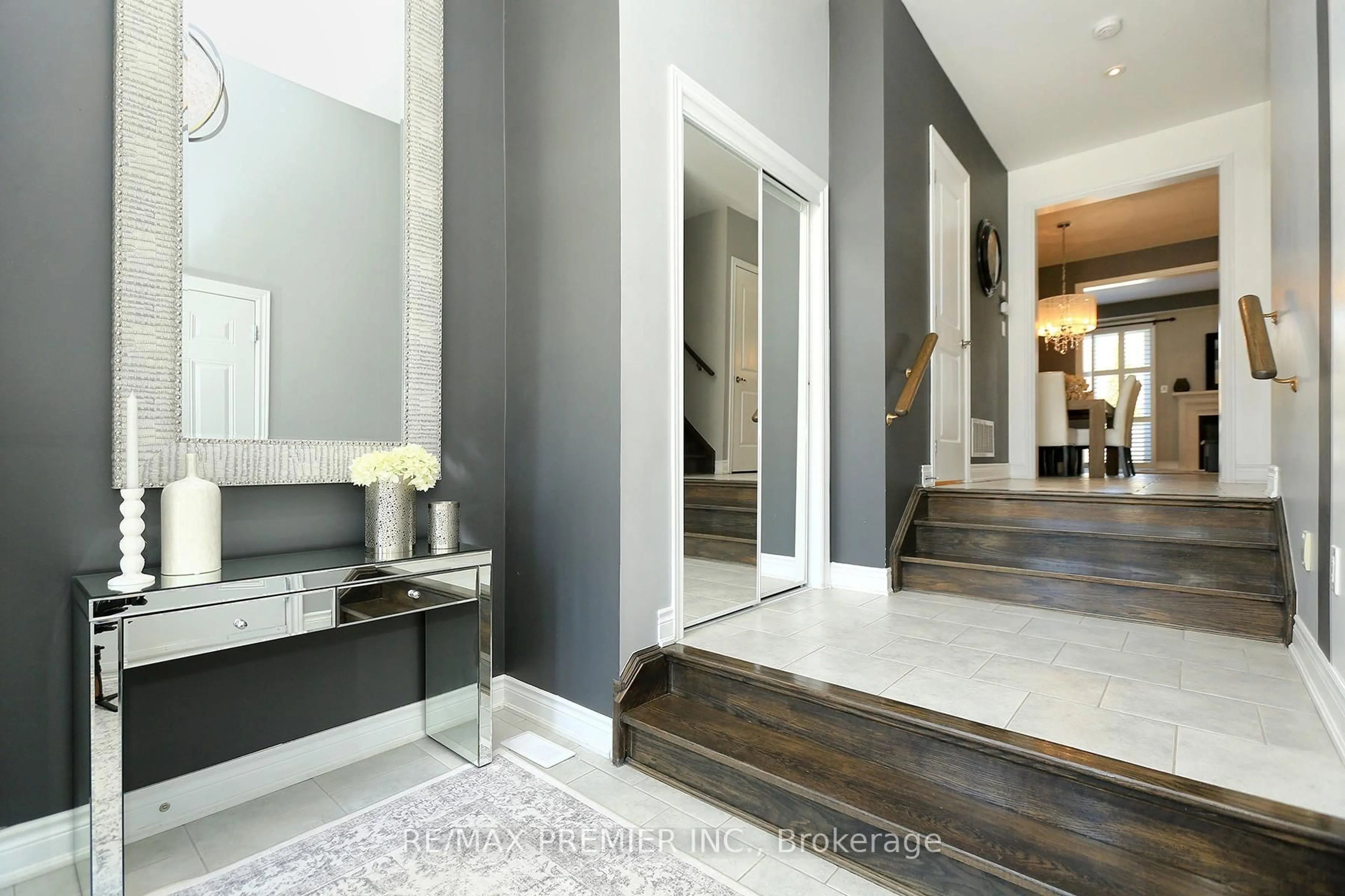 Indoor entryway for 79 HANSARD Dr, Vaughan Ontario L4H 0V7
