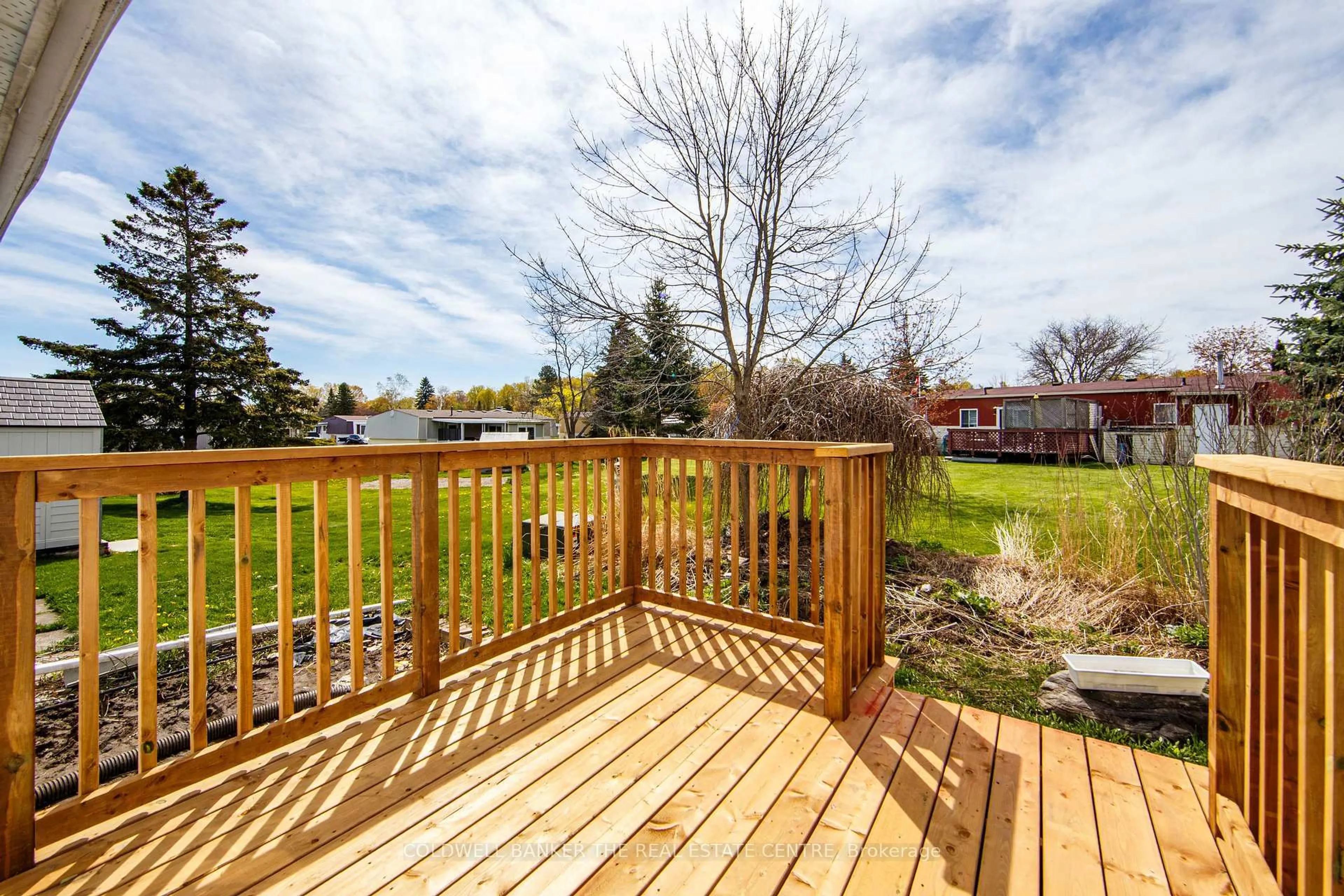 Patio, water/lake/river/ocean view for 17 Linden Lane, Innisfil Ontario L9S 1P4