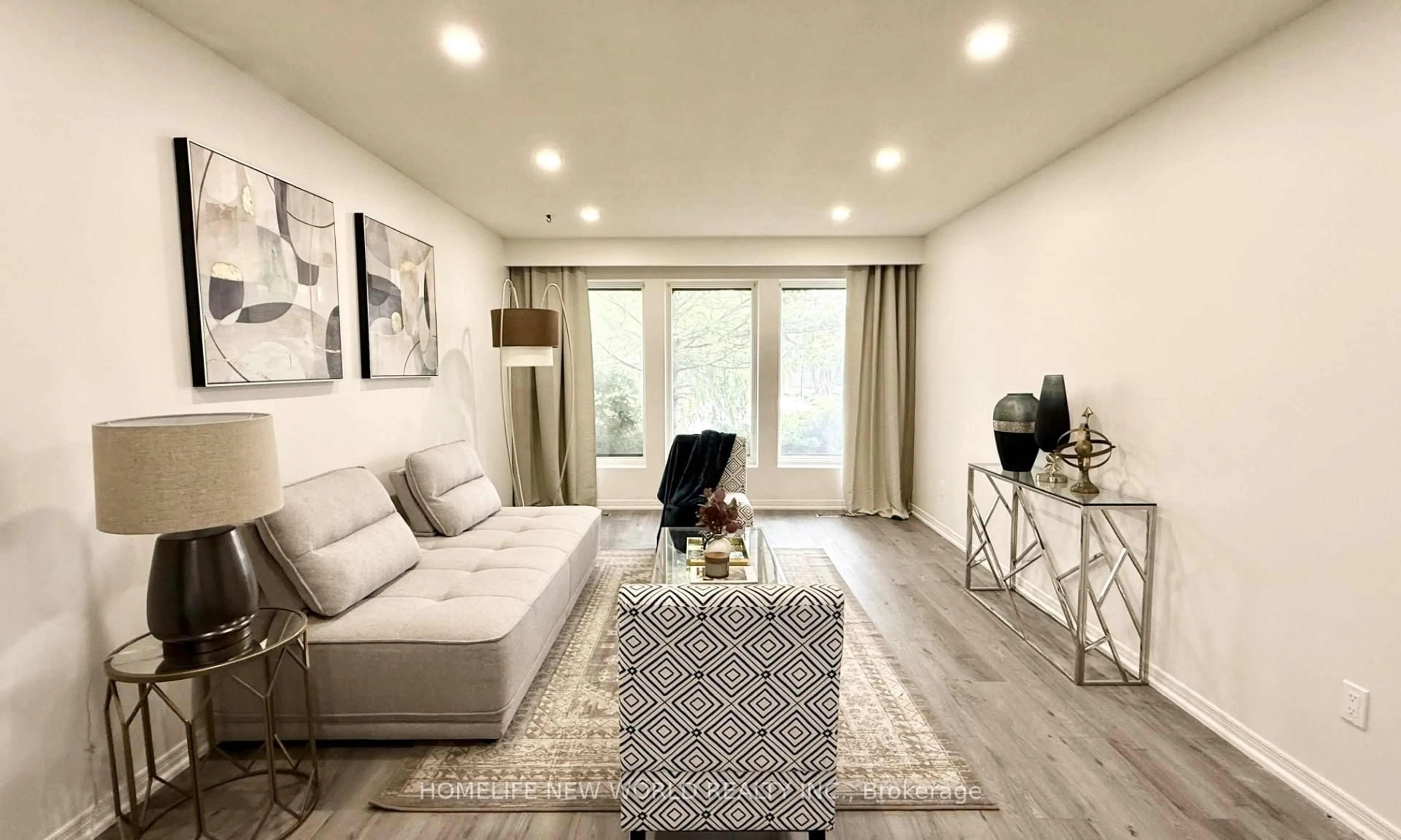 Living room with furniture, unknown for 93 Willowbrook Rd, Markham Ontario L3T 5K7