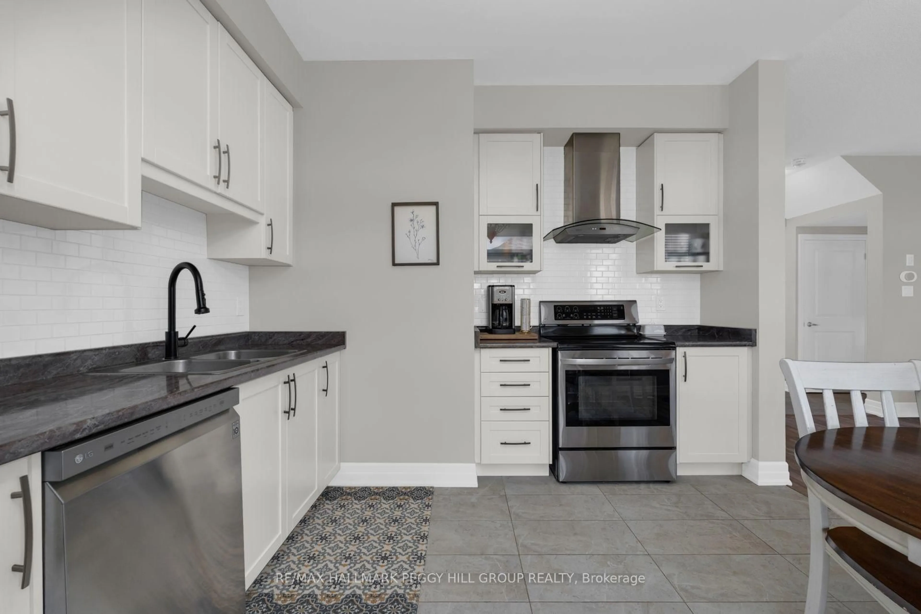 Standard kitchen, ceramic/tile floor for 171 Wagner Cres, Essa Ontario L3W 0R7