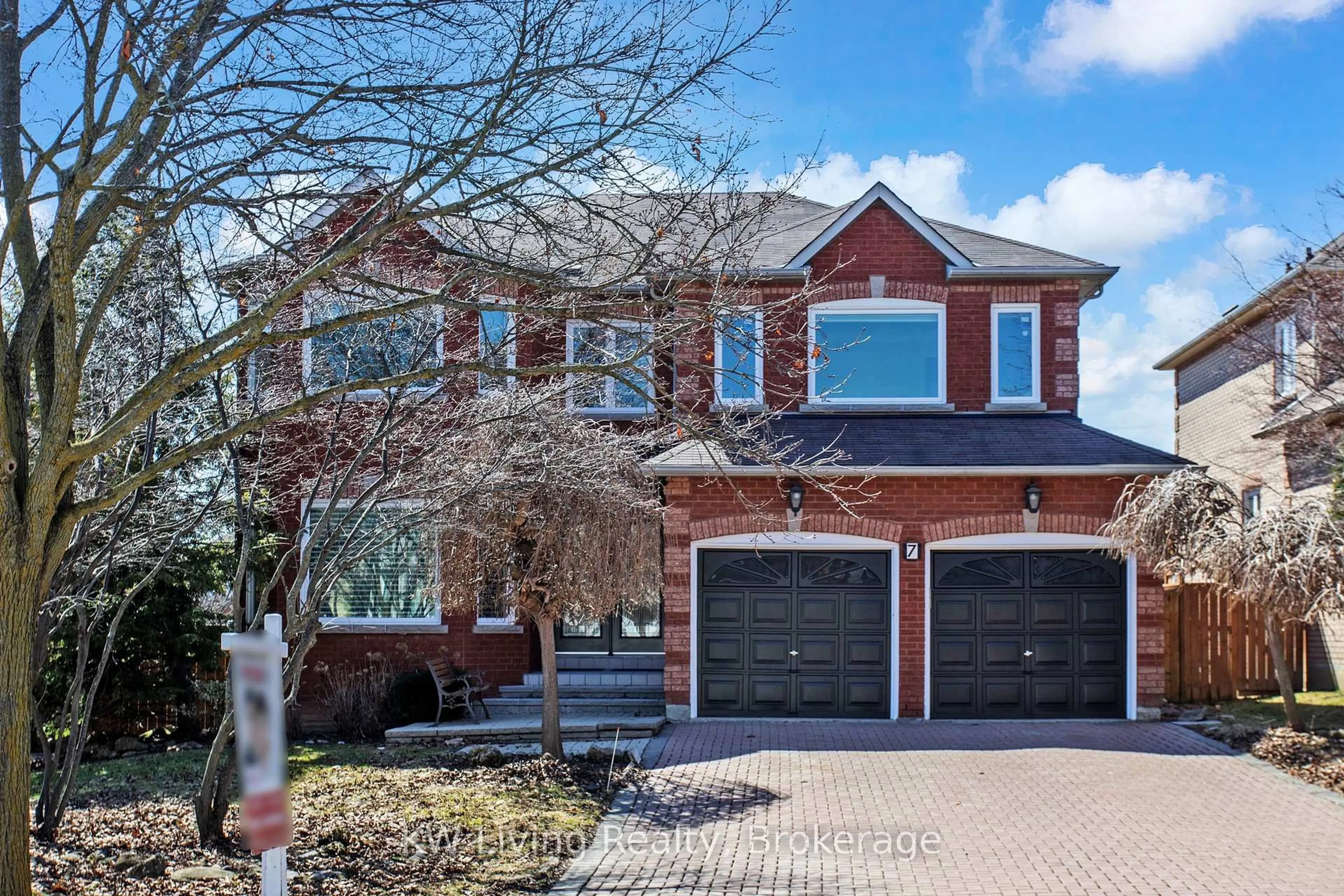 Home with brick exterior material, street for 7 Kingmount Cres, Richmond Hill Ontario L4B 3W5