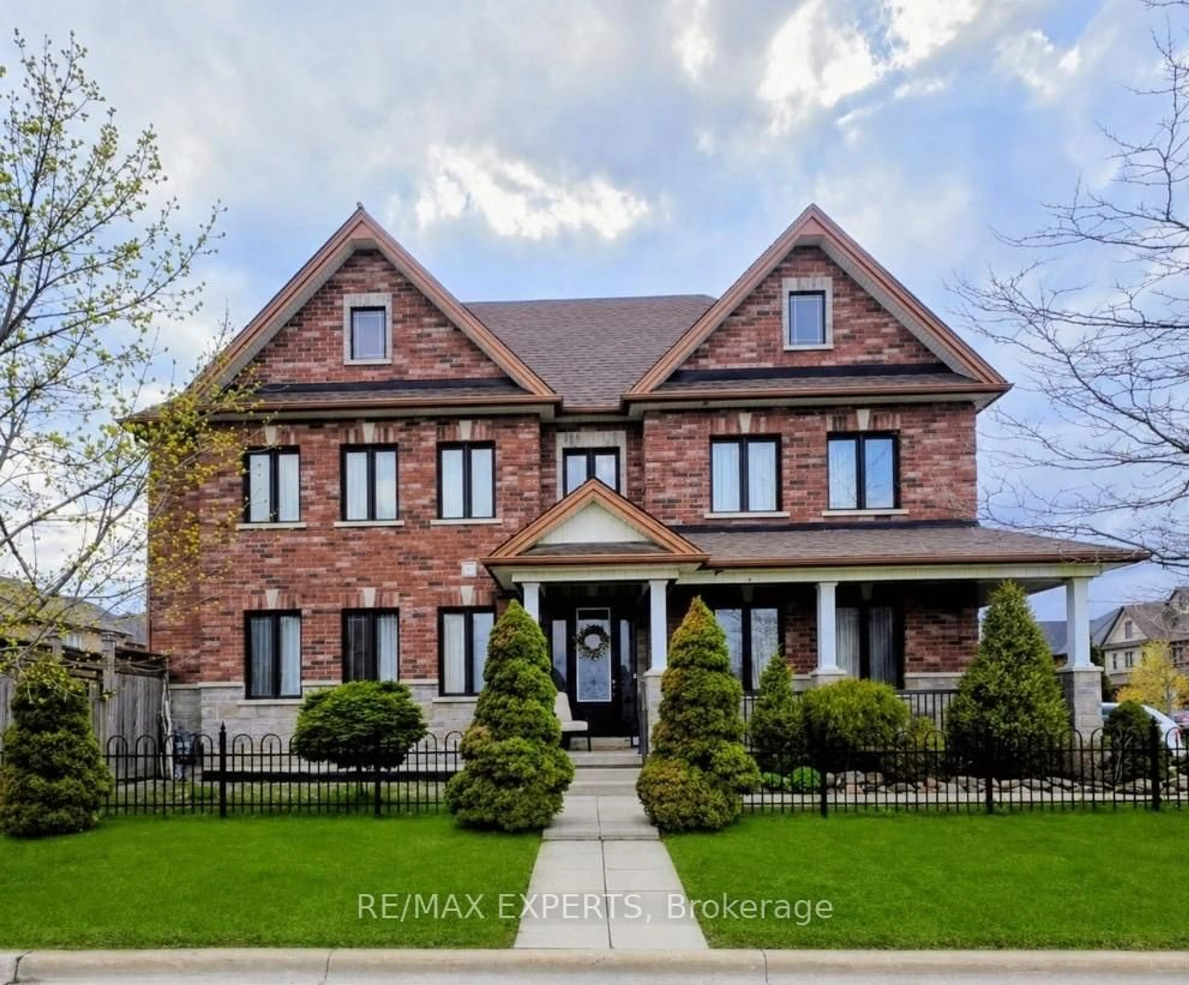 Home with brick exterior material, street for 39 Morrison Ave, New Tecumseth Ontario L9R 0H4
