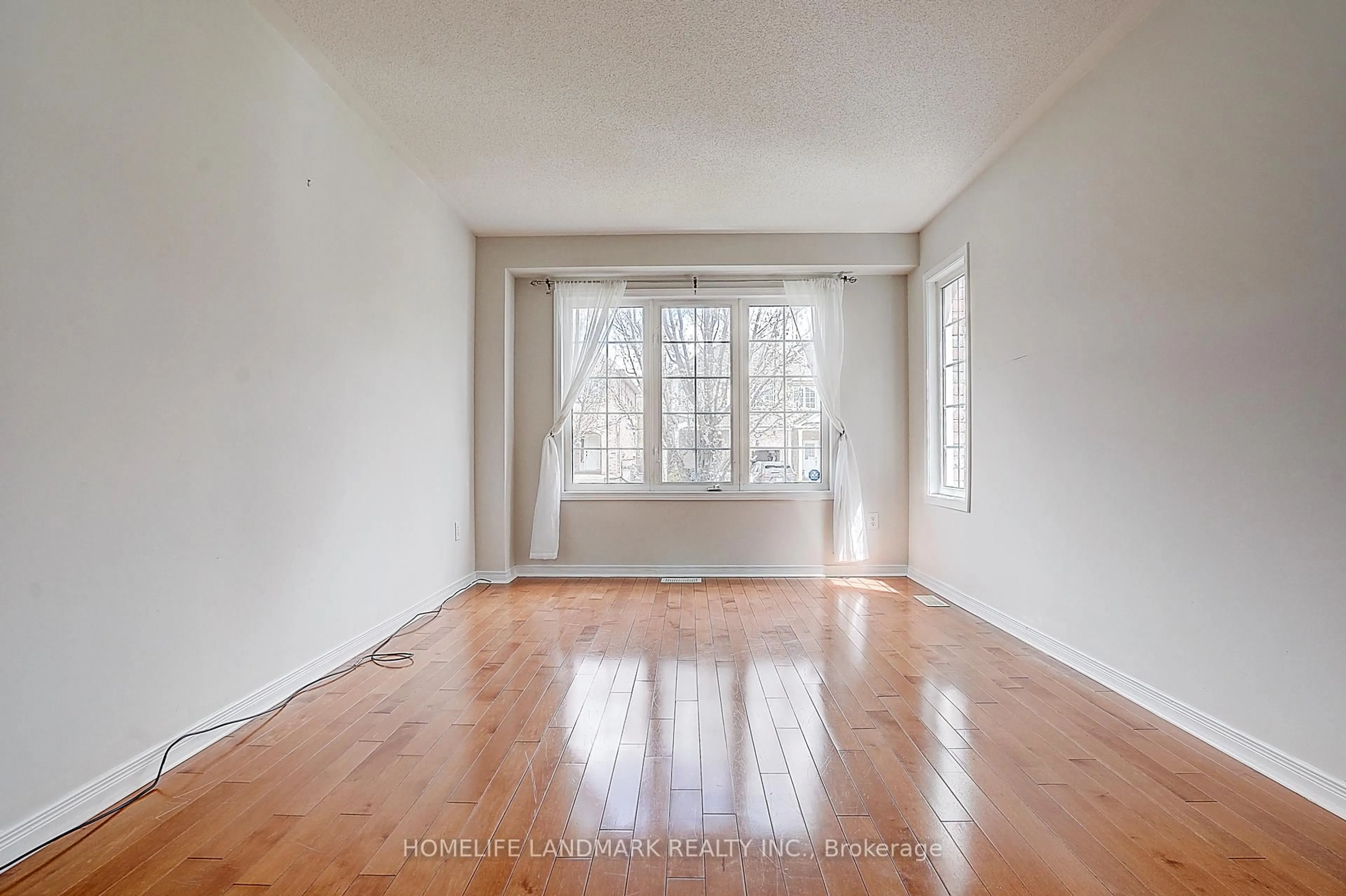 A pic of a room for 121 Lowther Ave, Richmond Hill Ontario L4E 4P4