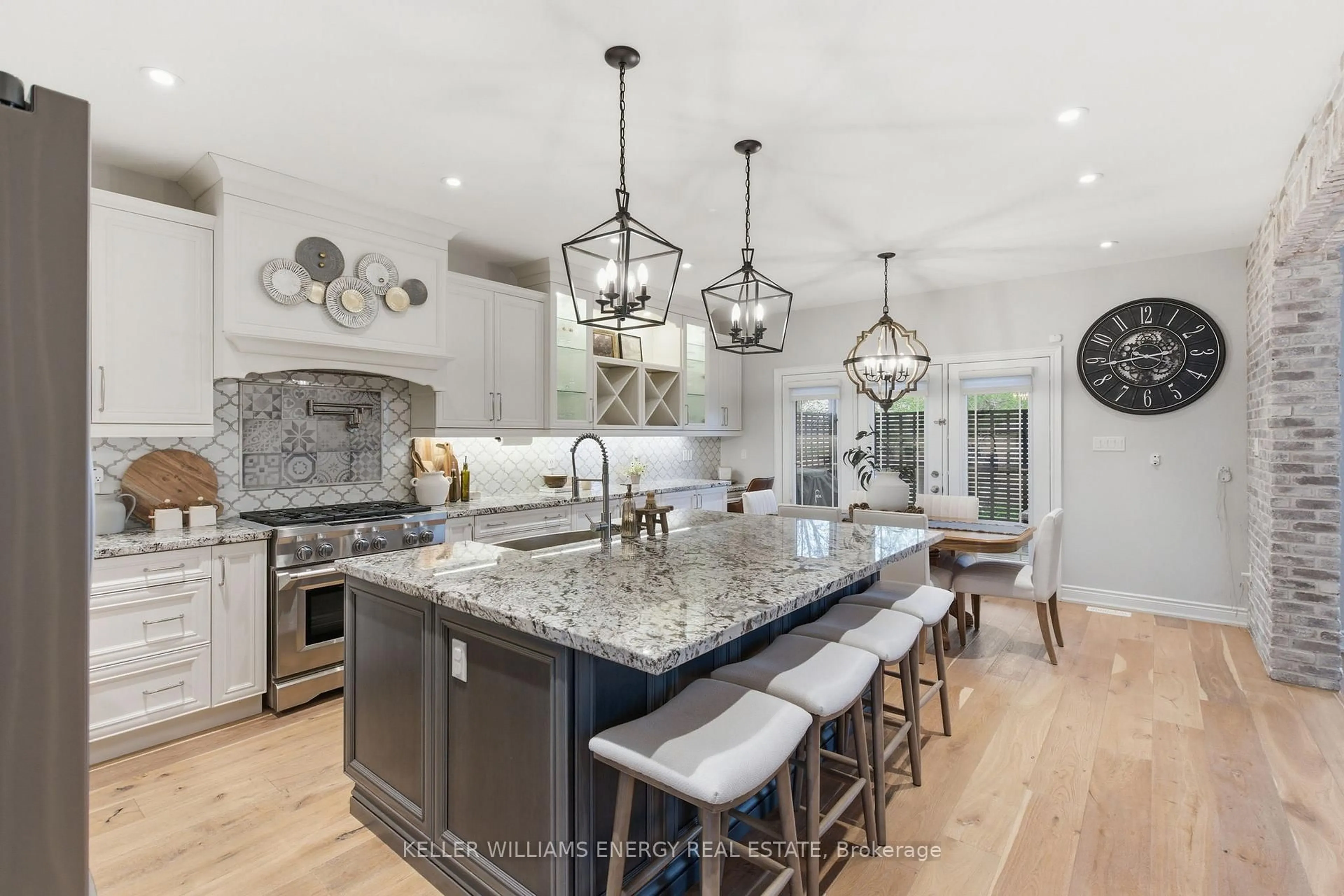 Open concept kitchen, ceramic/tile floor for 199A South Channel Dr, Georgina Ontario L4P 2N4