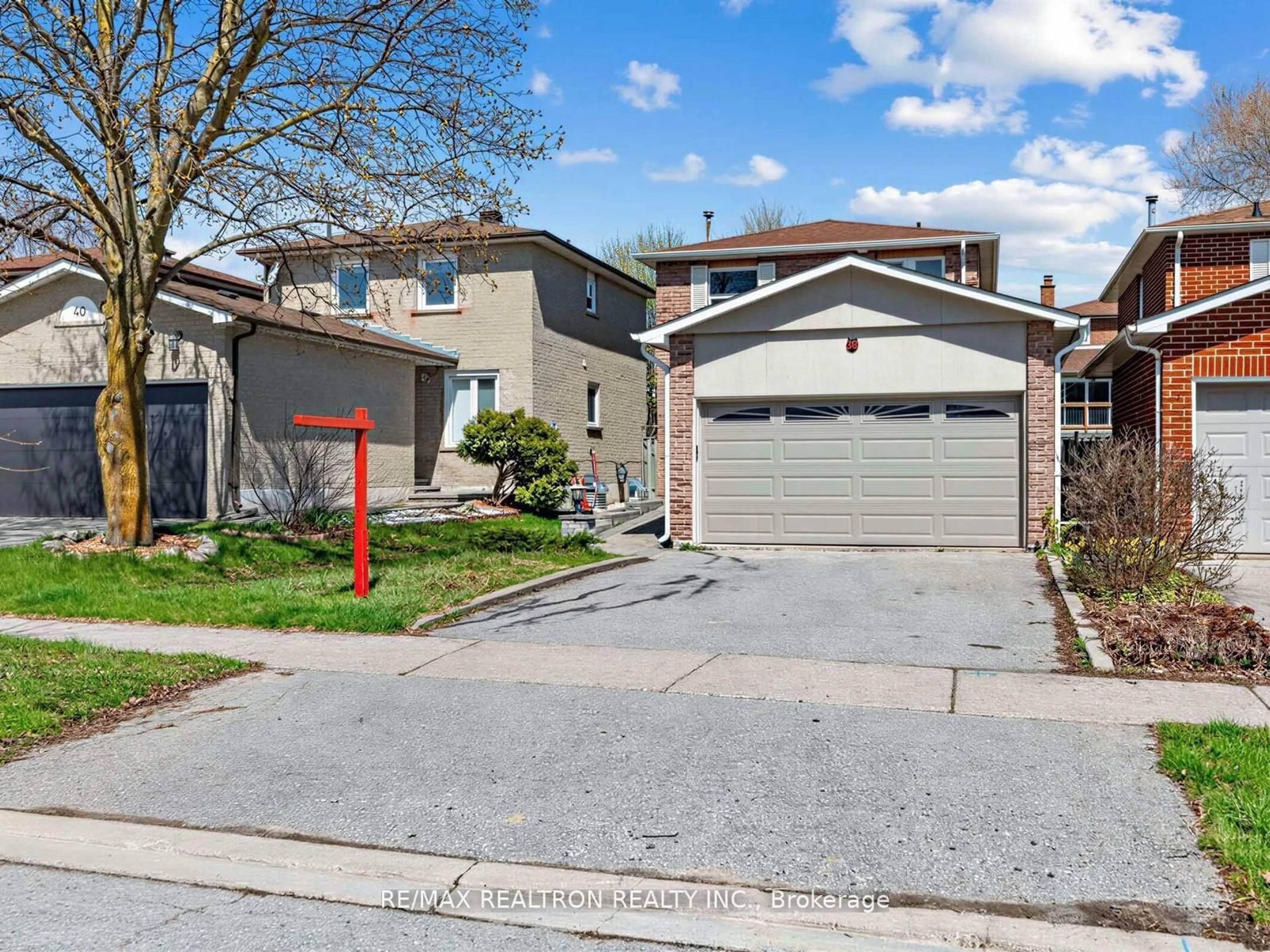 Home with brick exterior material, street for 38 Gray Cres, Richmond Hill Ontario L4C 5V5