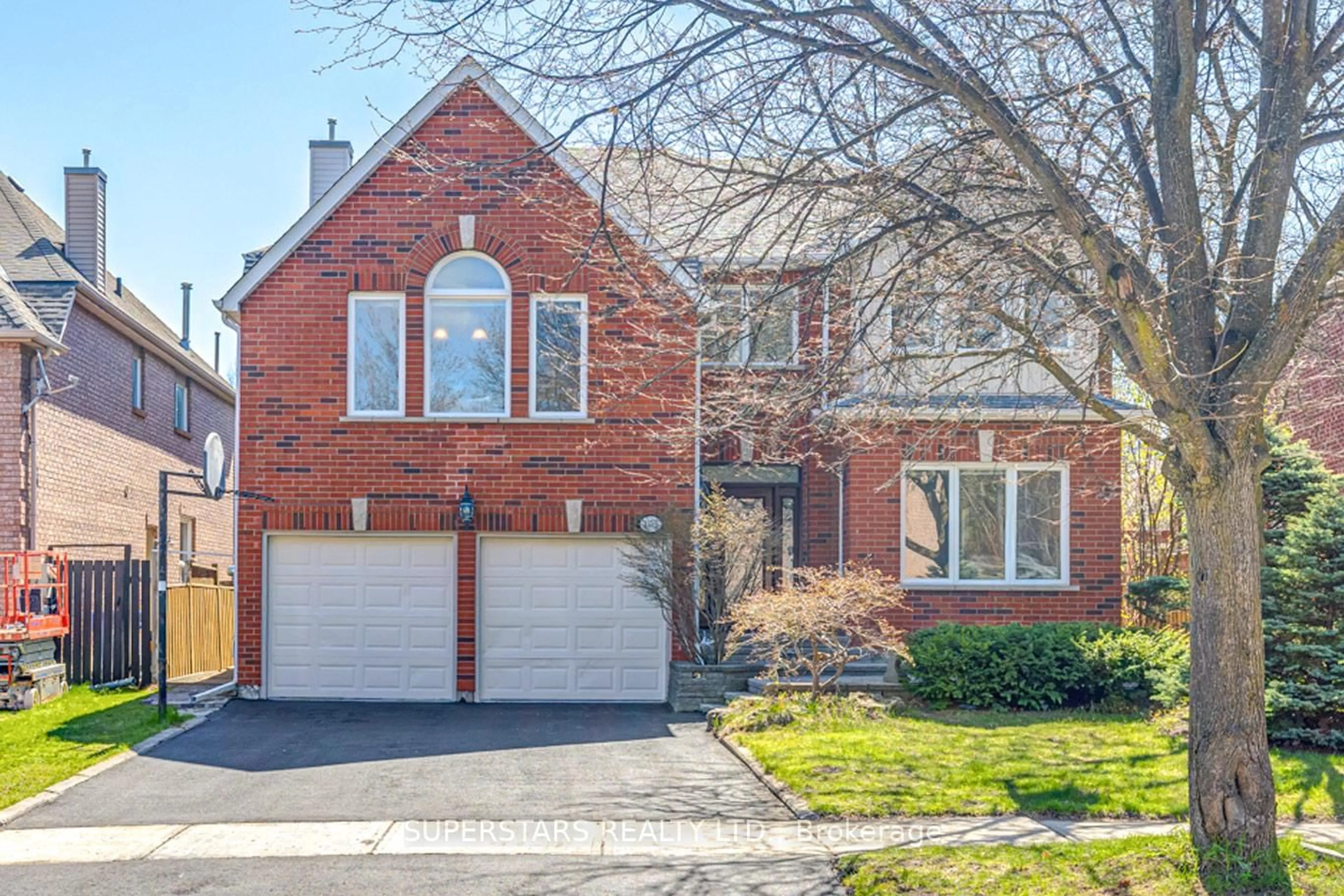 Home with brick exterior material, street for 105 Mcclellan Way, Aurora Ontario L4G 6M4