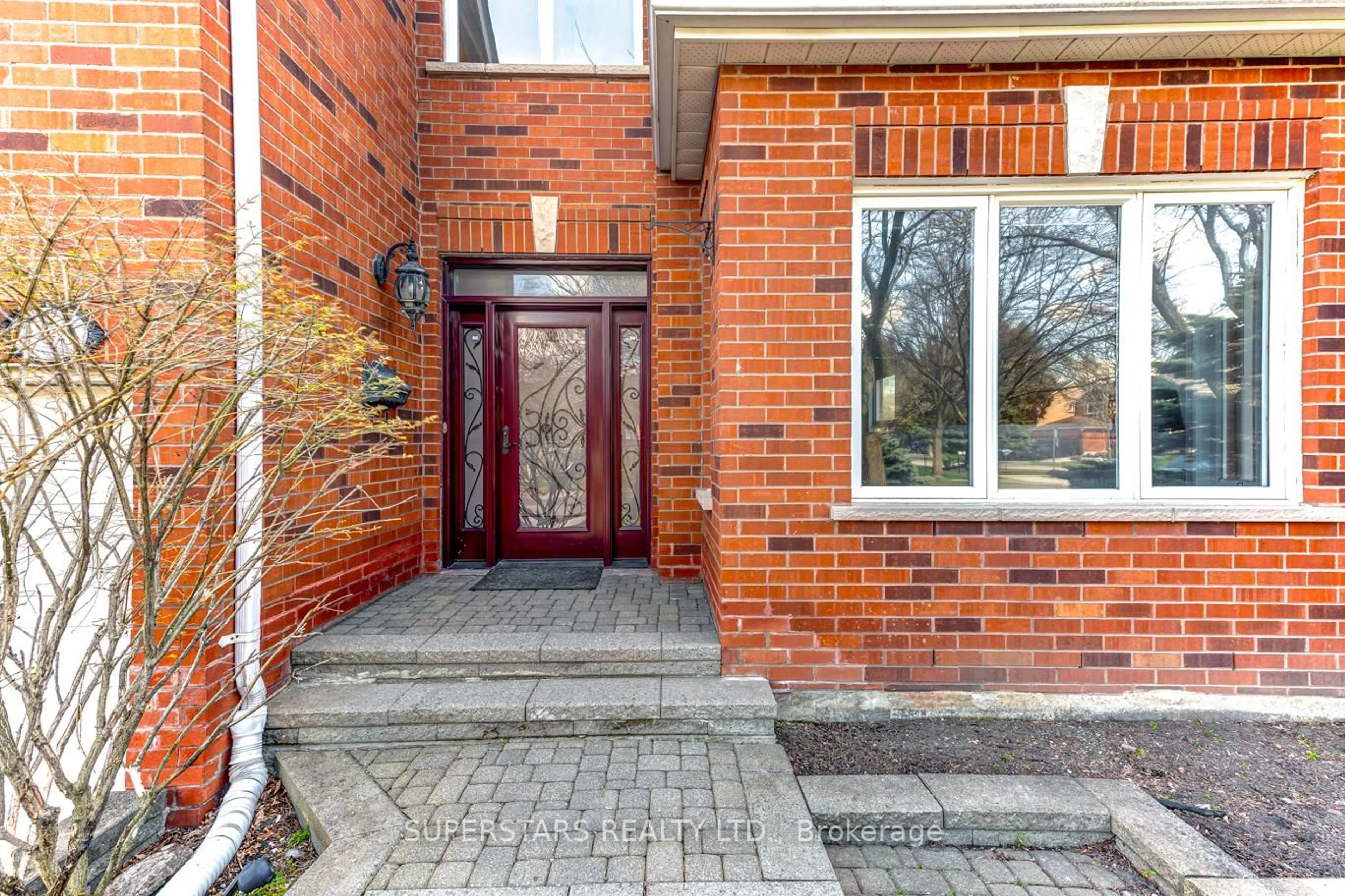 Home with brick exterior material, street for 105 Mcclellan Way, Aurora Ontario L4G 6M4