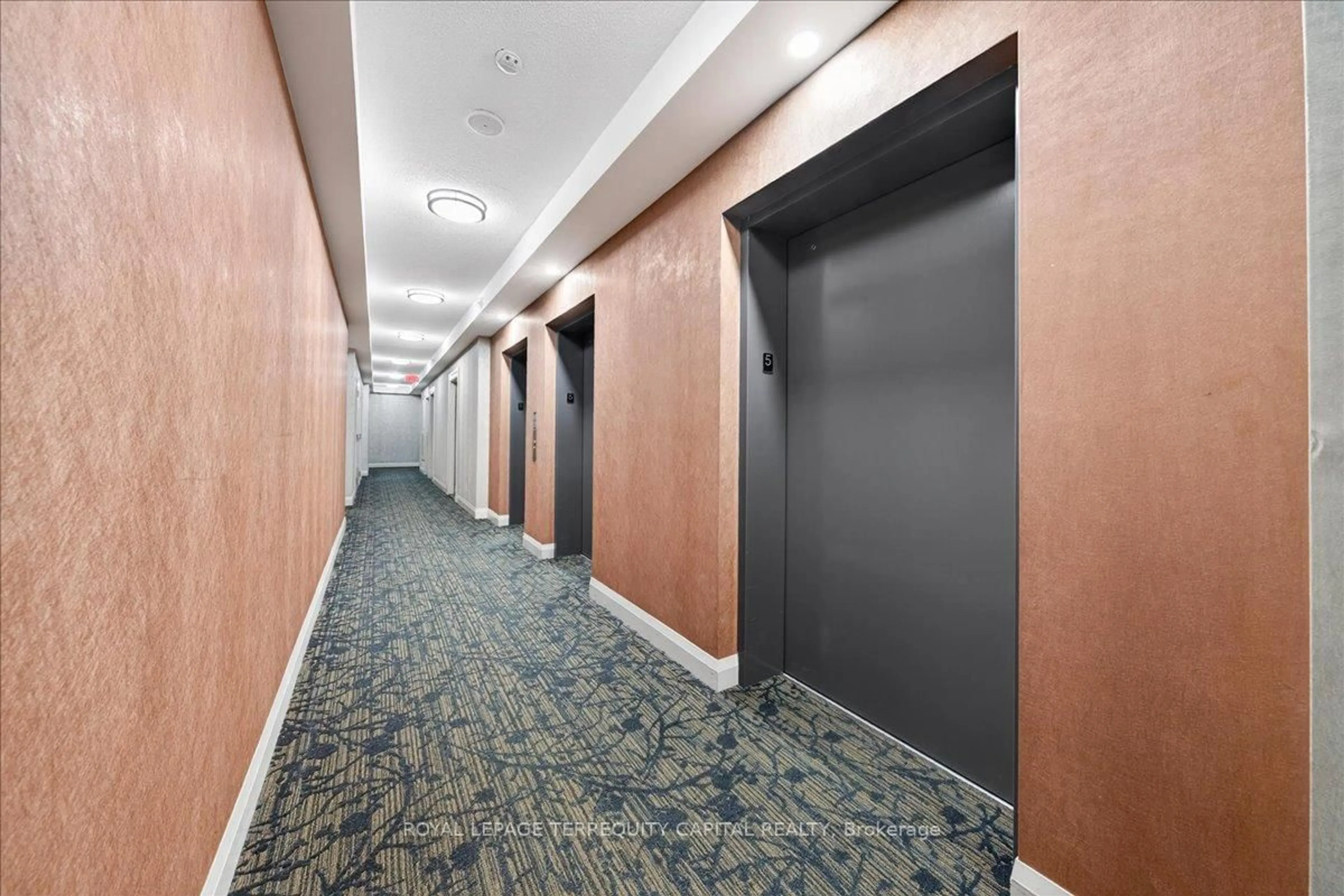 Indoor foyer for 85 North Park Rd #510, Vaughan Ontario L4J 0H9
