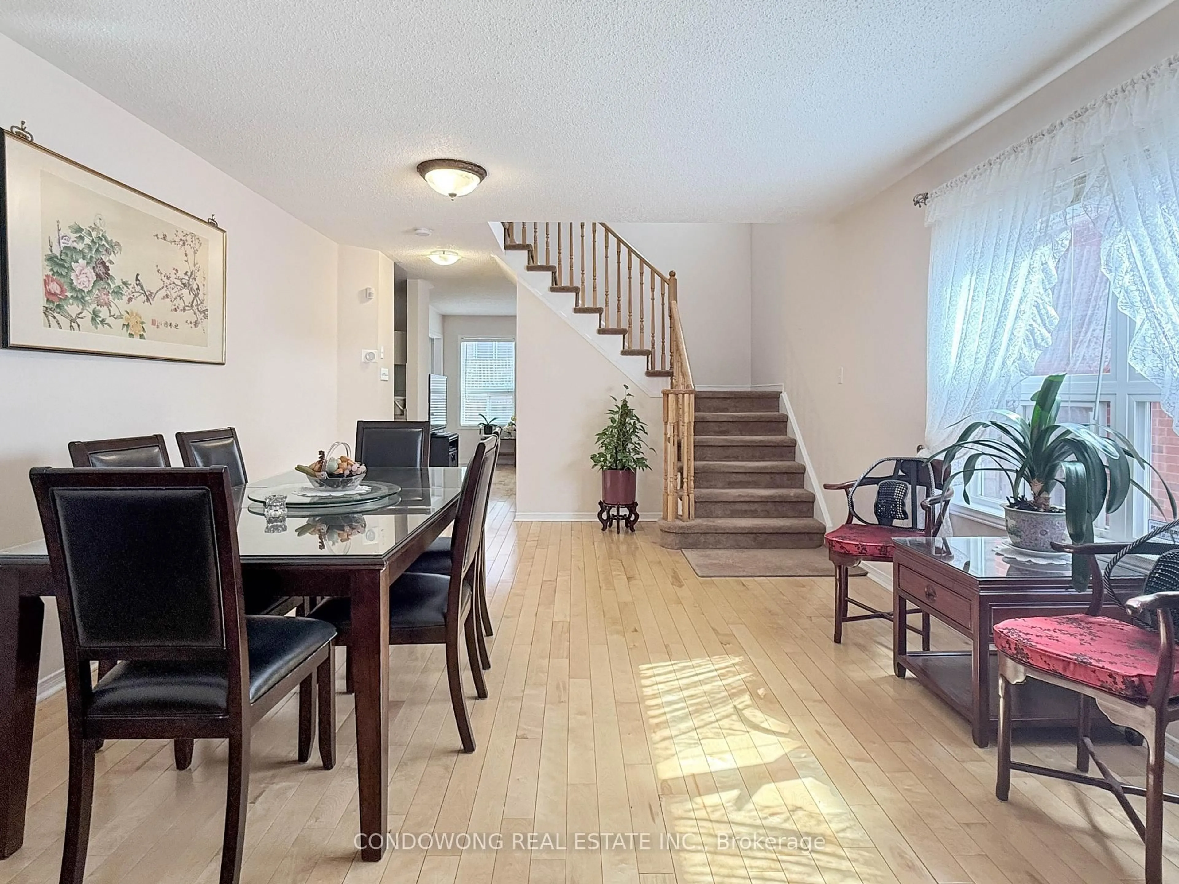 Dining room, wood/laminate floor for 77 Bassett Ave, Richmond Hill Ontario L4B 4J9