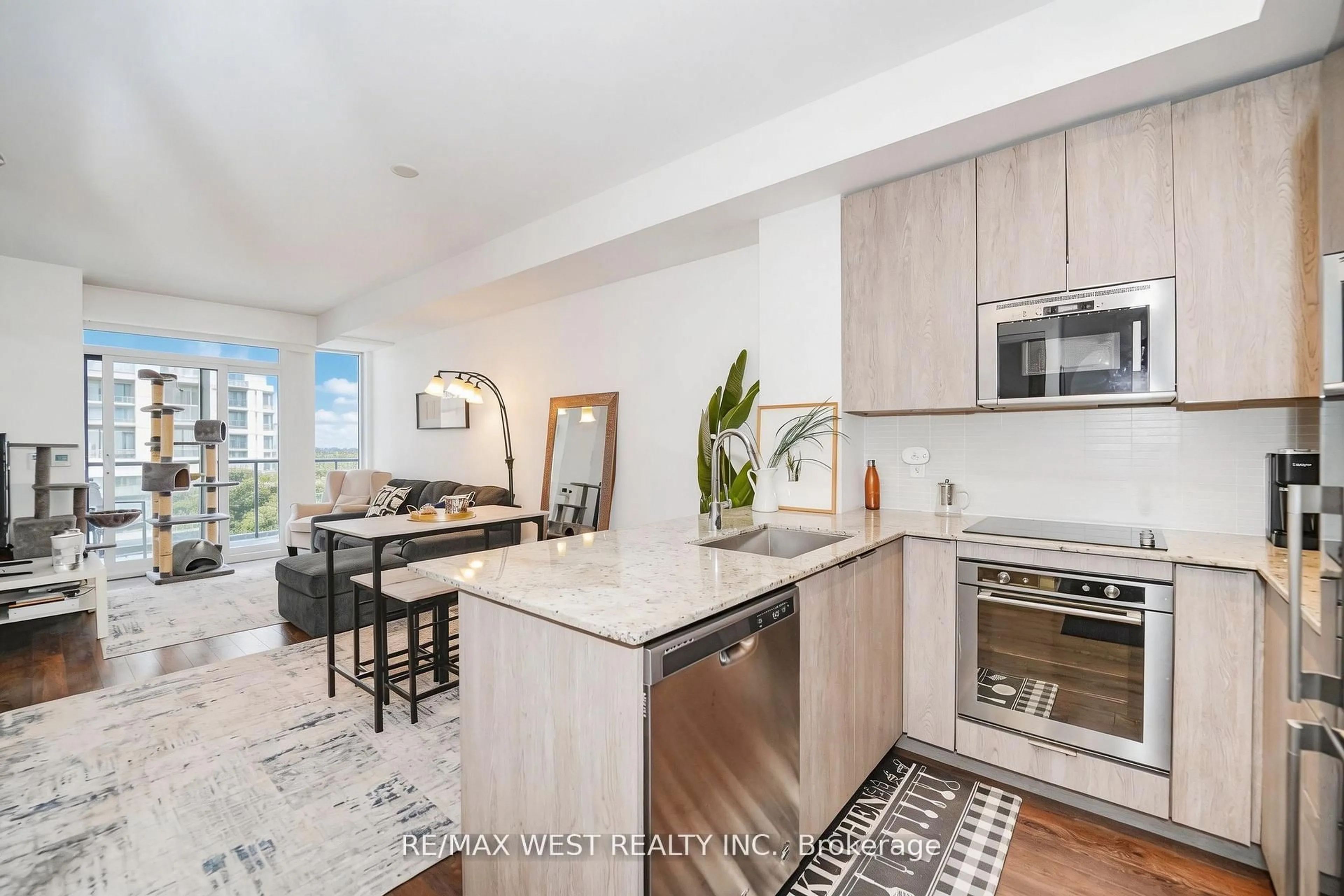 Open concept kitchen, unknown for 99 Eagle Rock Way #229, Vaughan Ontario L6A 5A7