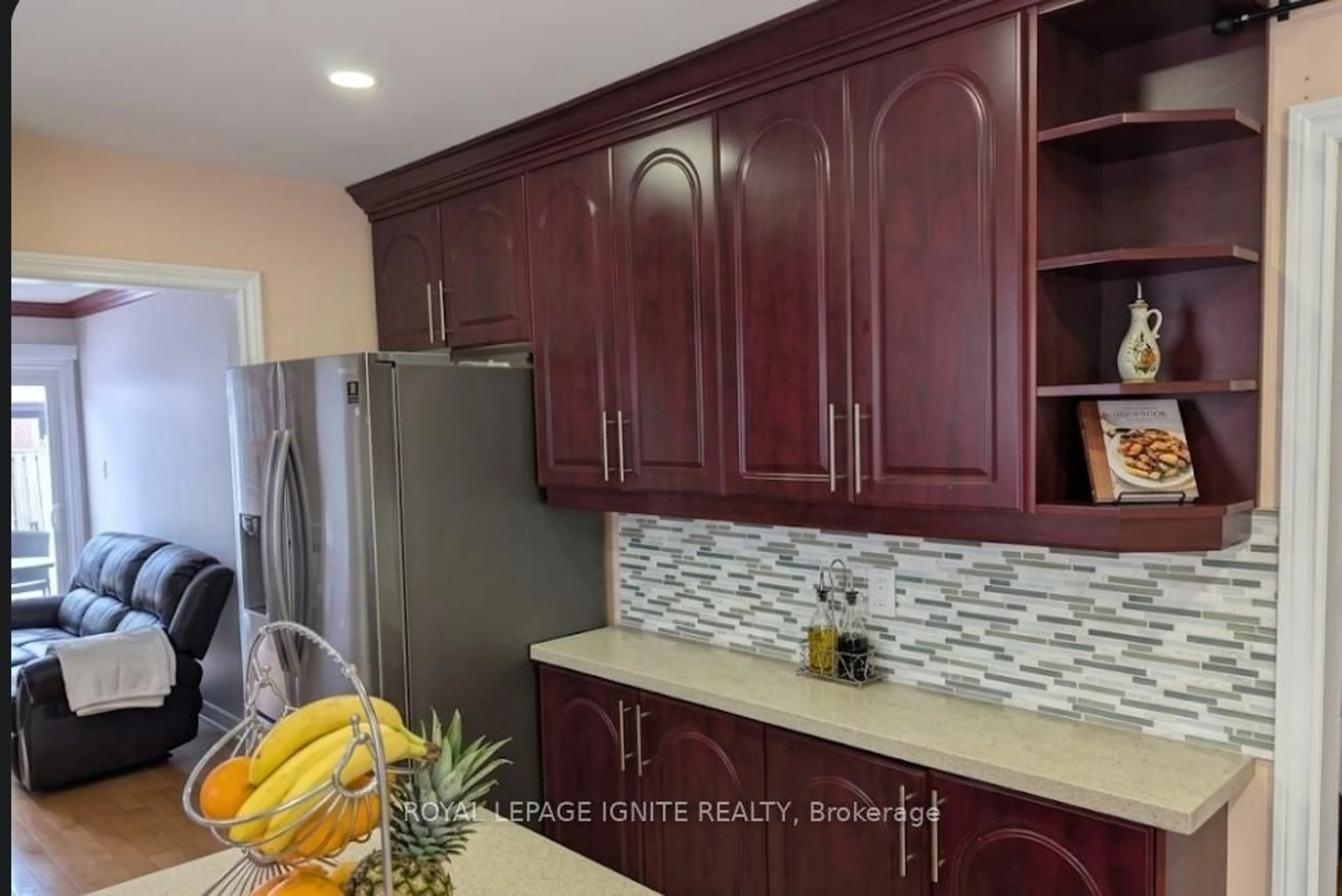 Open concept kitchen, ceramic/tile floor for 98 Chloe Cres, Markham Ontario L3S 2H7