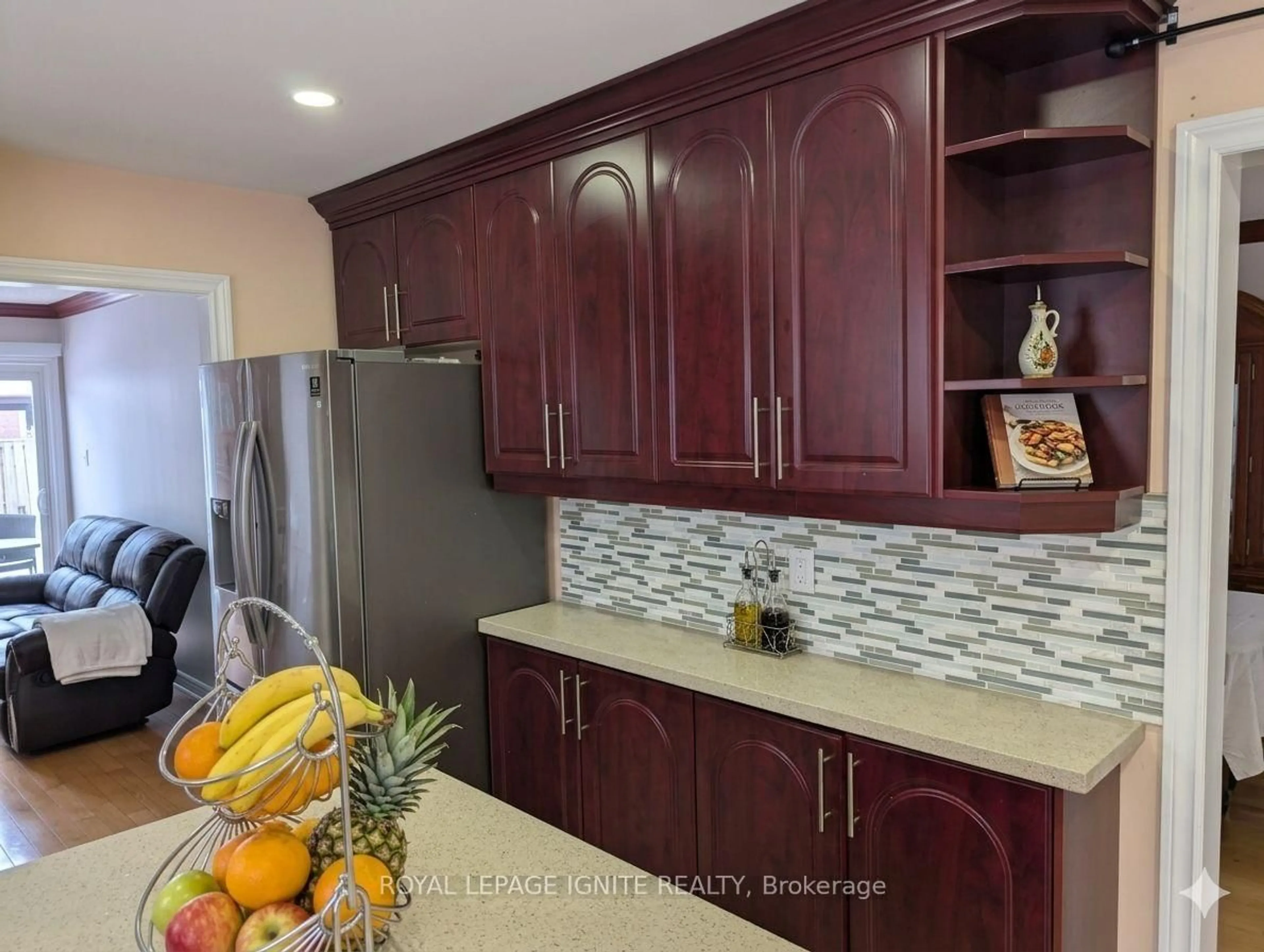 Open concept kitchen, ceramic/tile floor for 98 Chloe Cres, Markham Ontario L3S 2H7