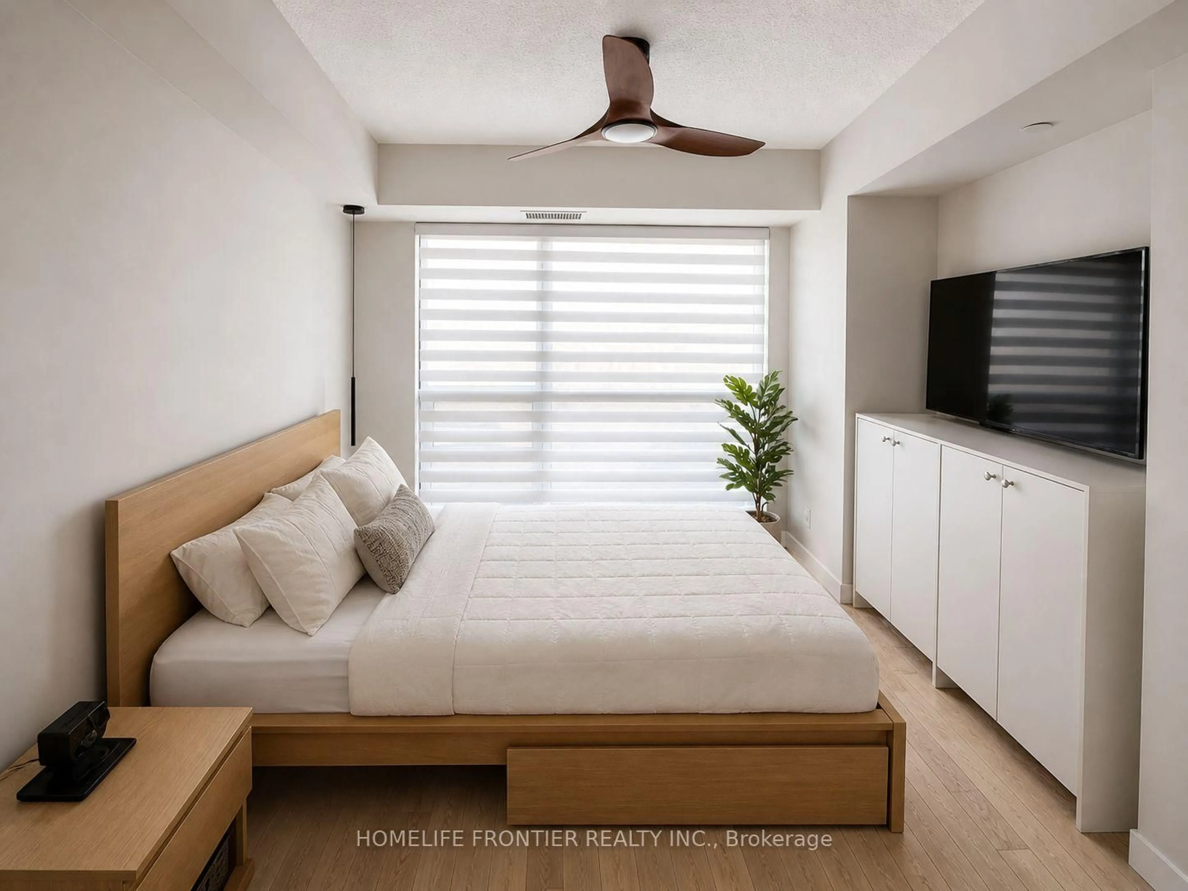 Bedroom with bed, unknown for 9205 Yonge St #1211, Richmond Hill Ontario L4C 1V5
