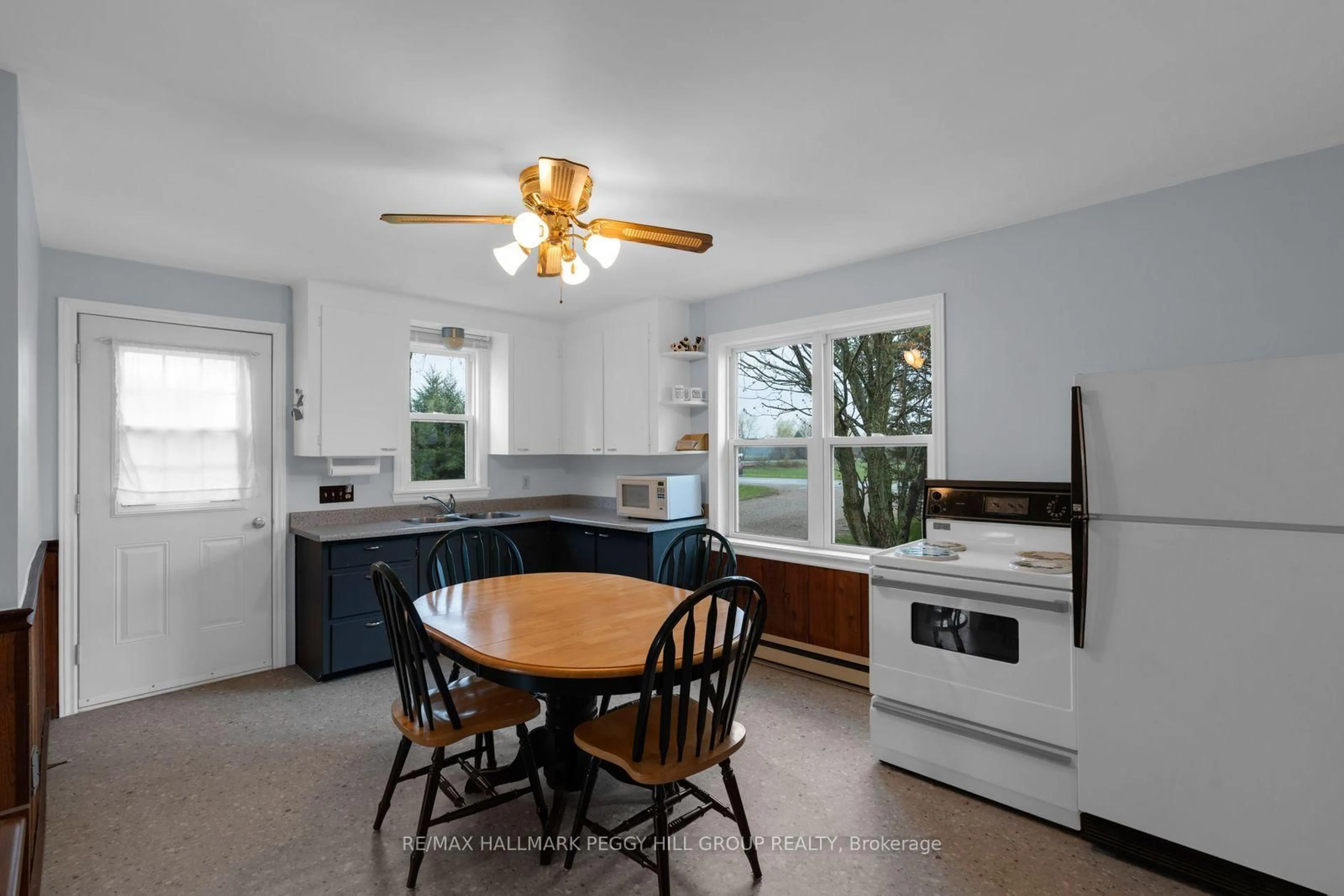 Open concept kitchen, unknown for 8785 10th Line, Essa Ontario L4M 4S4