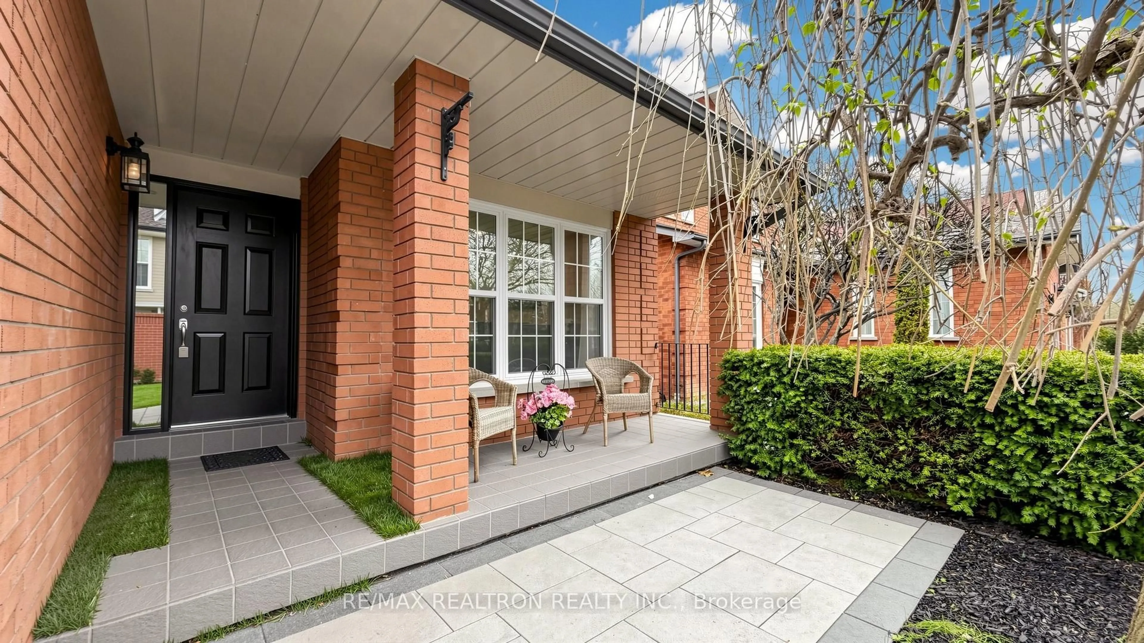 Home with brick exterior material, street for 8 Loyal Blue Cres, Richmond Hill Ontario L4S 1A2