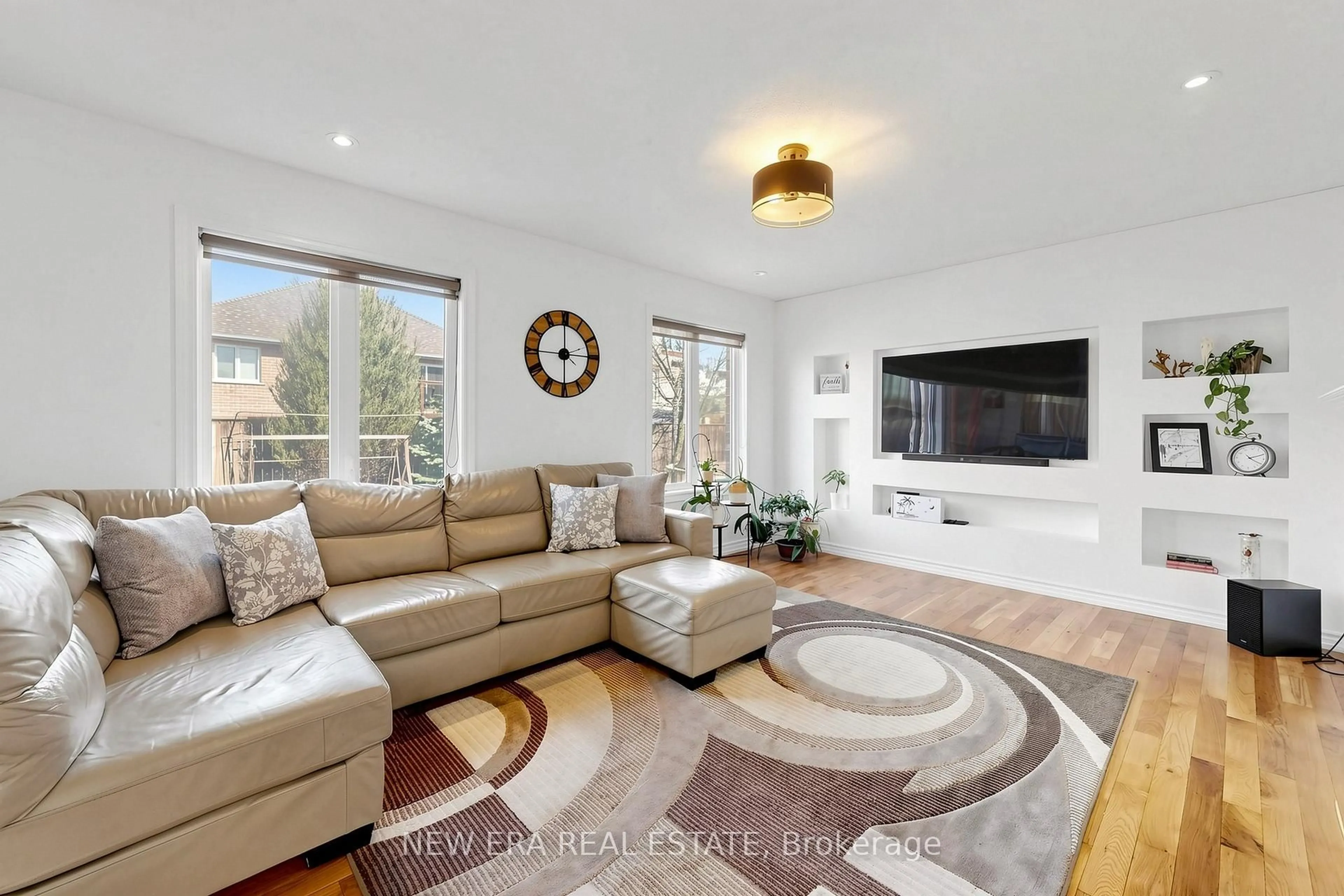 Living room with furniture, unknown for 61 Orville Hand Crt, Bradford West Gwillimbury Ontario L3Z 0C2