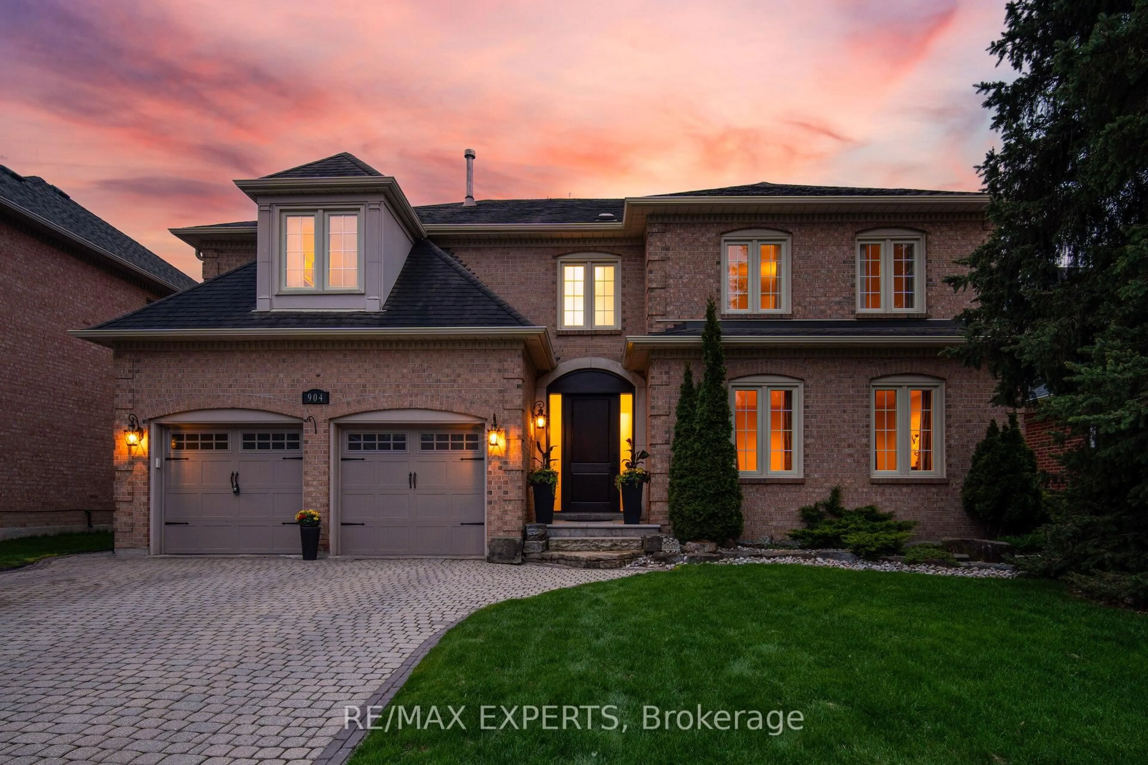 Home with brick exterior material, street for 904 Damascus Crt, Newmarket Ontario L3X 1L1