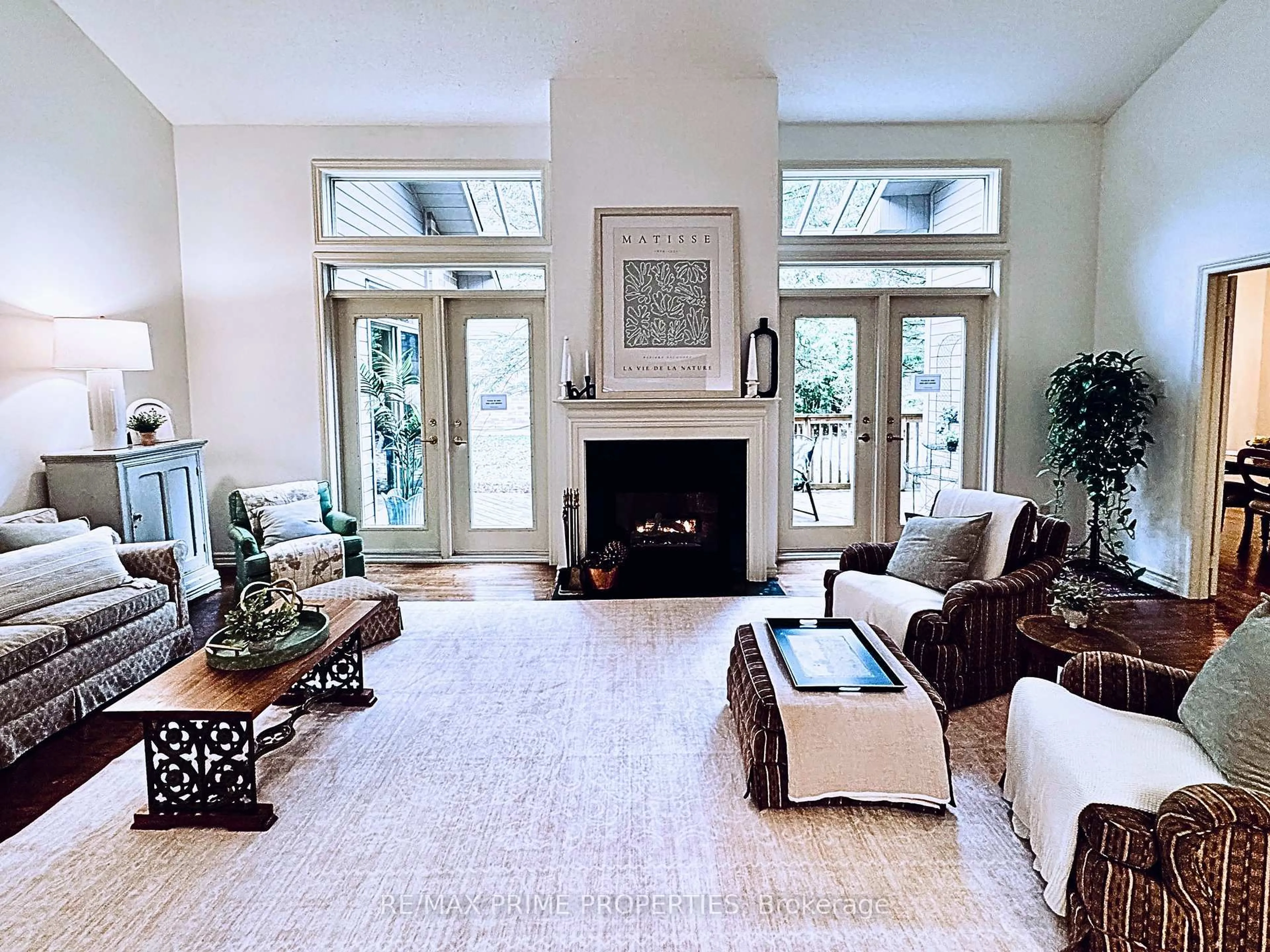 Living room with furniture, unknown for 4 Colleen Bay Way, Markham Ontario L6E 1B4