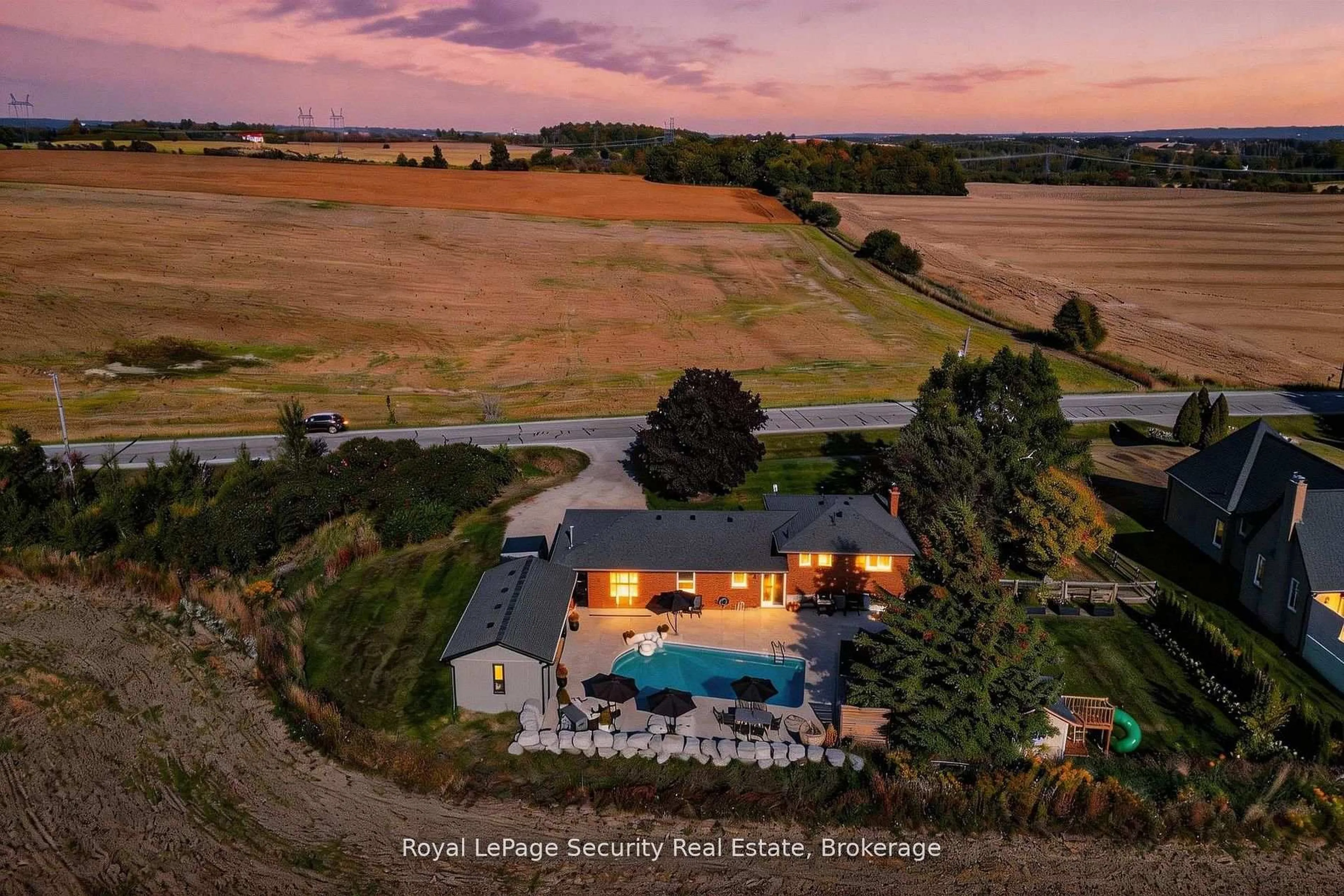 A pic from outside/outdoor area/front of a property/back of a property/a pic from drone, water/lake/river/ocean view for 2564 15th Sdrd, New Tecumseth Ontario L0G 1W0
