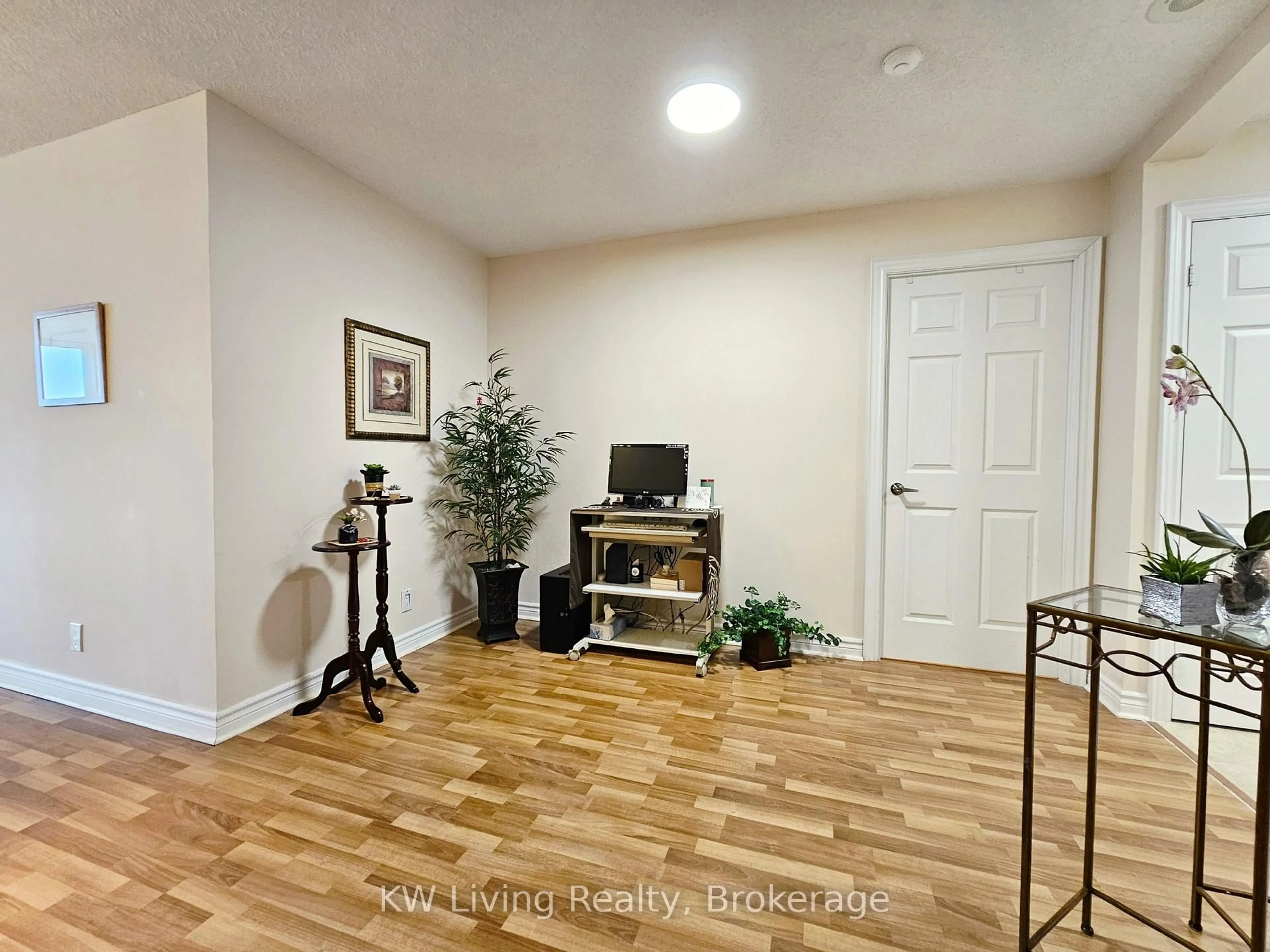 Unknown for 33 Cox Blvd #1117, Markham Ontario L3R 8A6
