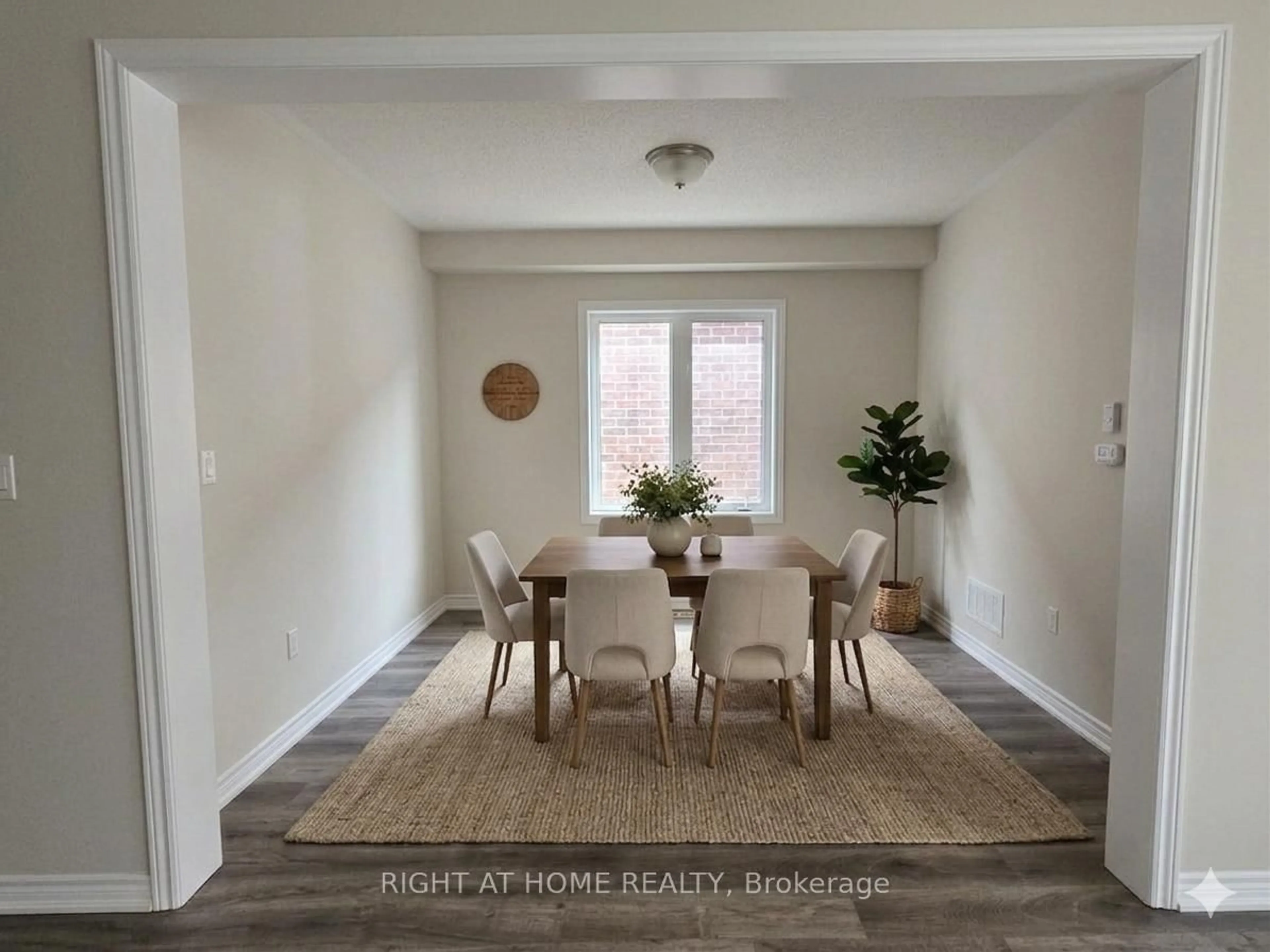 Dining room, unknown for 52 Holt Dr, New Tecumseth Ontario L9R 0H8