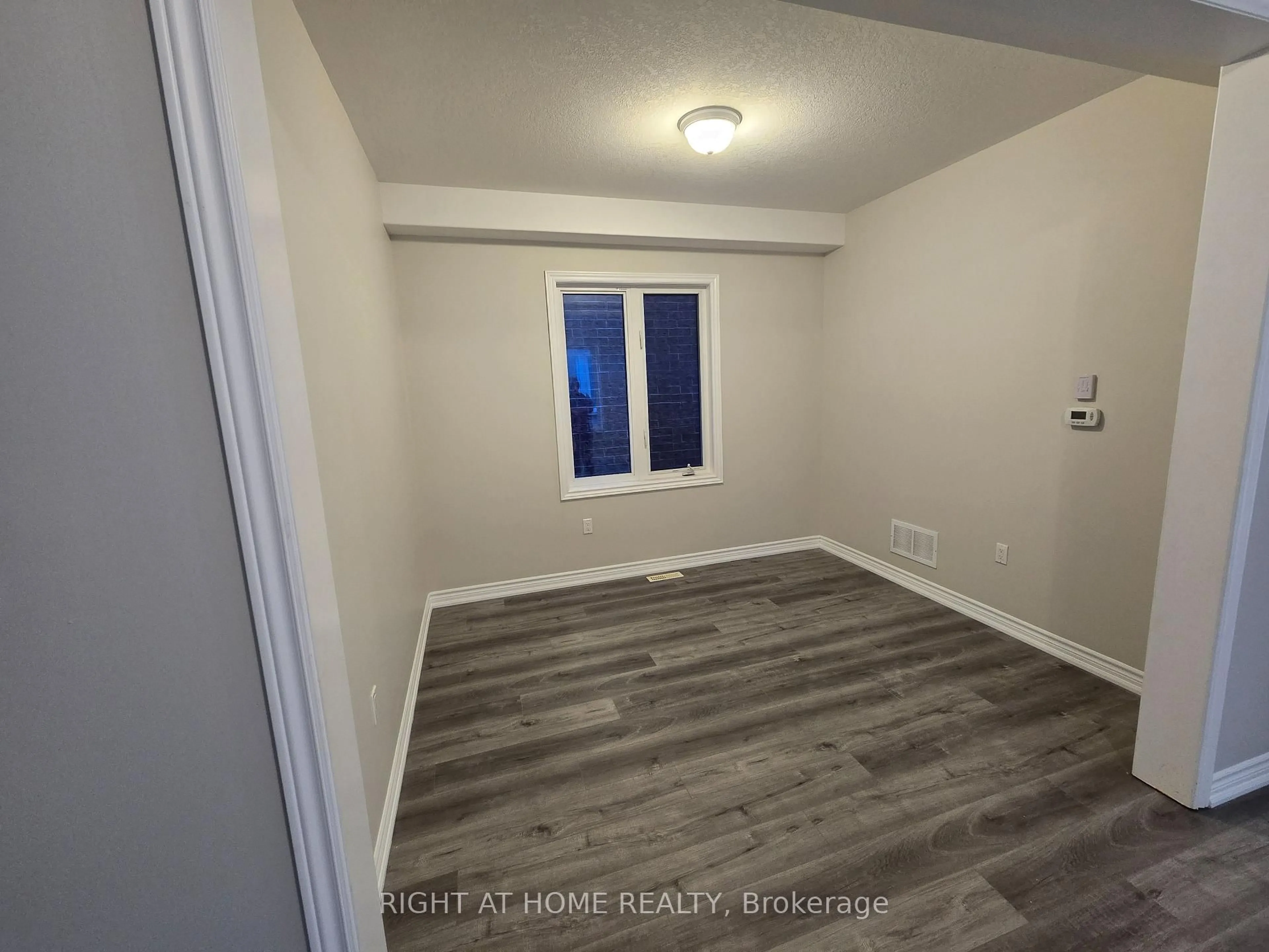A pic of a room for 52 Holt Dr, New Tecumseth Ontario L9R 0H8