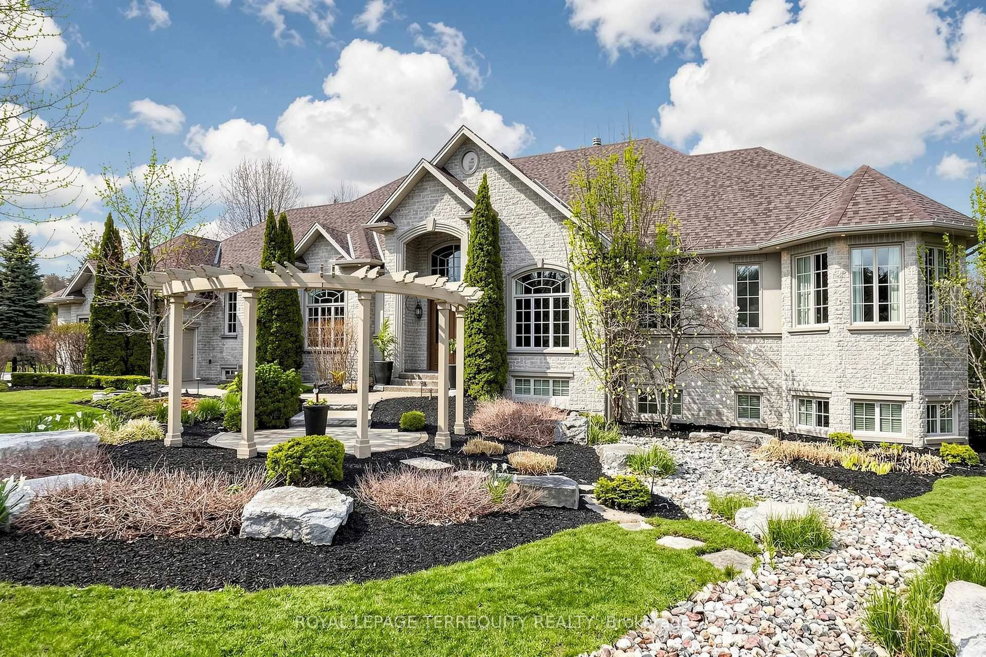 Home with brick exterior material, street for 63 Grayfield Dr, Whitchurch-Stouffville Ontario L4A 0B1