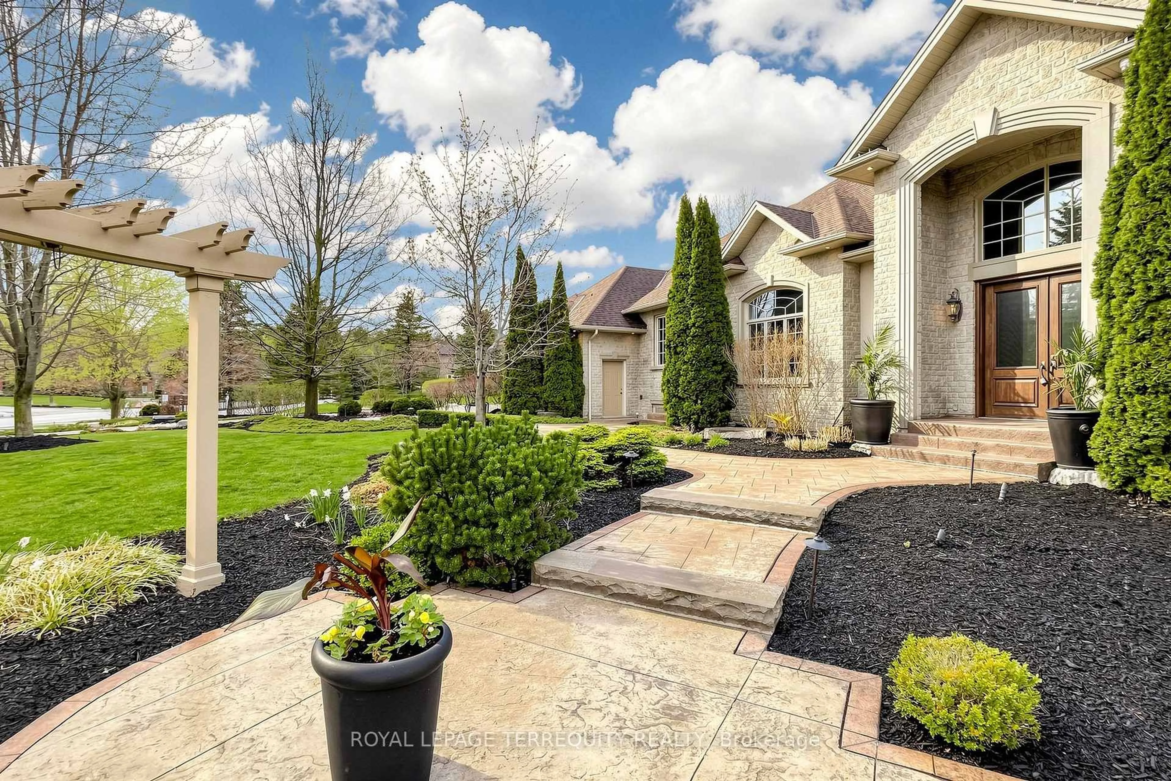 Unknown for 63 Grayfield Dr, Whitchurch-Stouffville Ontario L4A 0B1