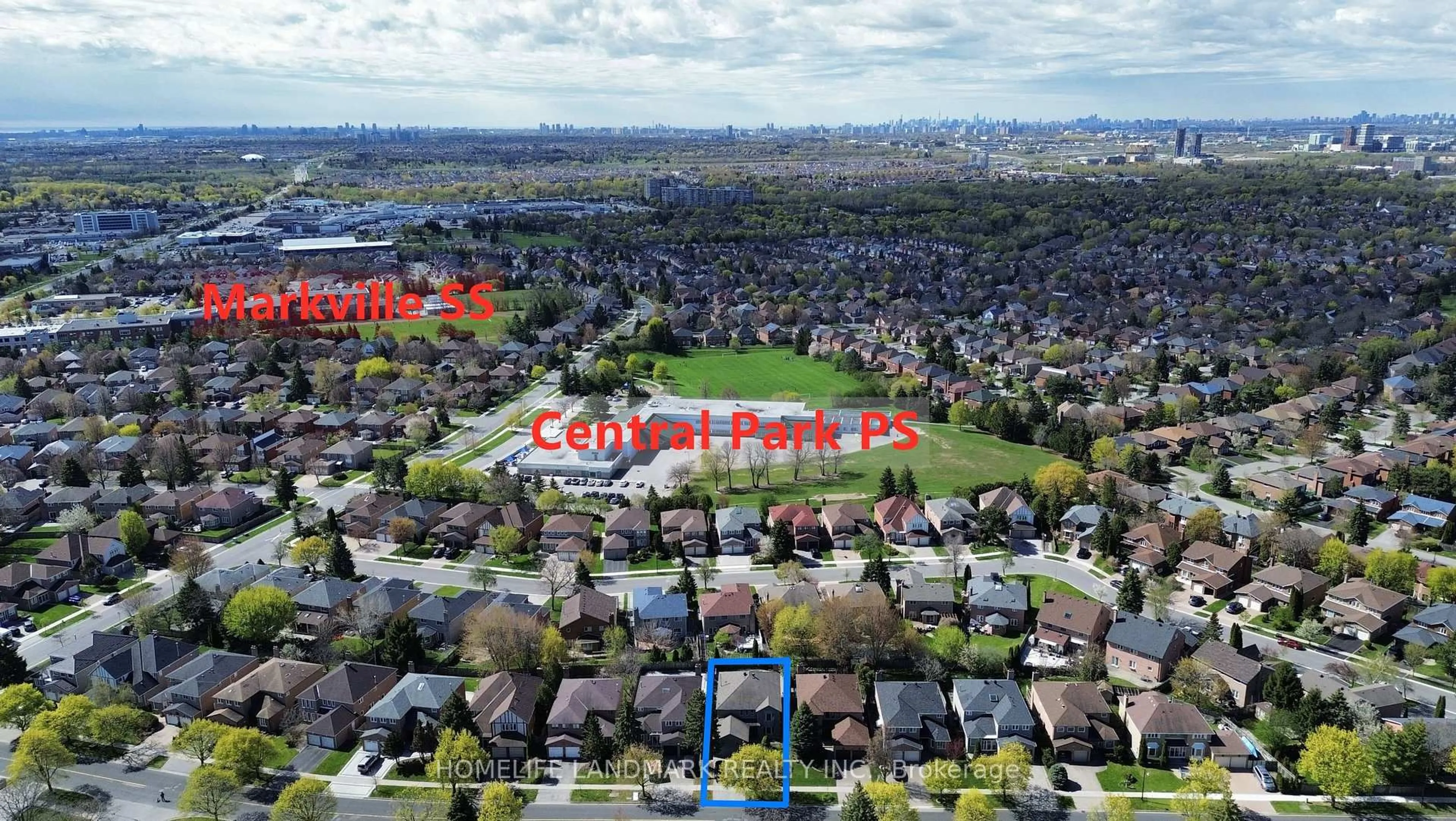 A pic from outside/outdoor area/front of a property/back of a property/a pic from drone, unknown for 375 Manhattan Dr, Markham Ontario L3P 7J2