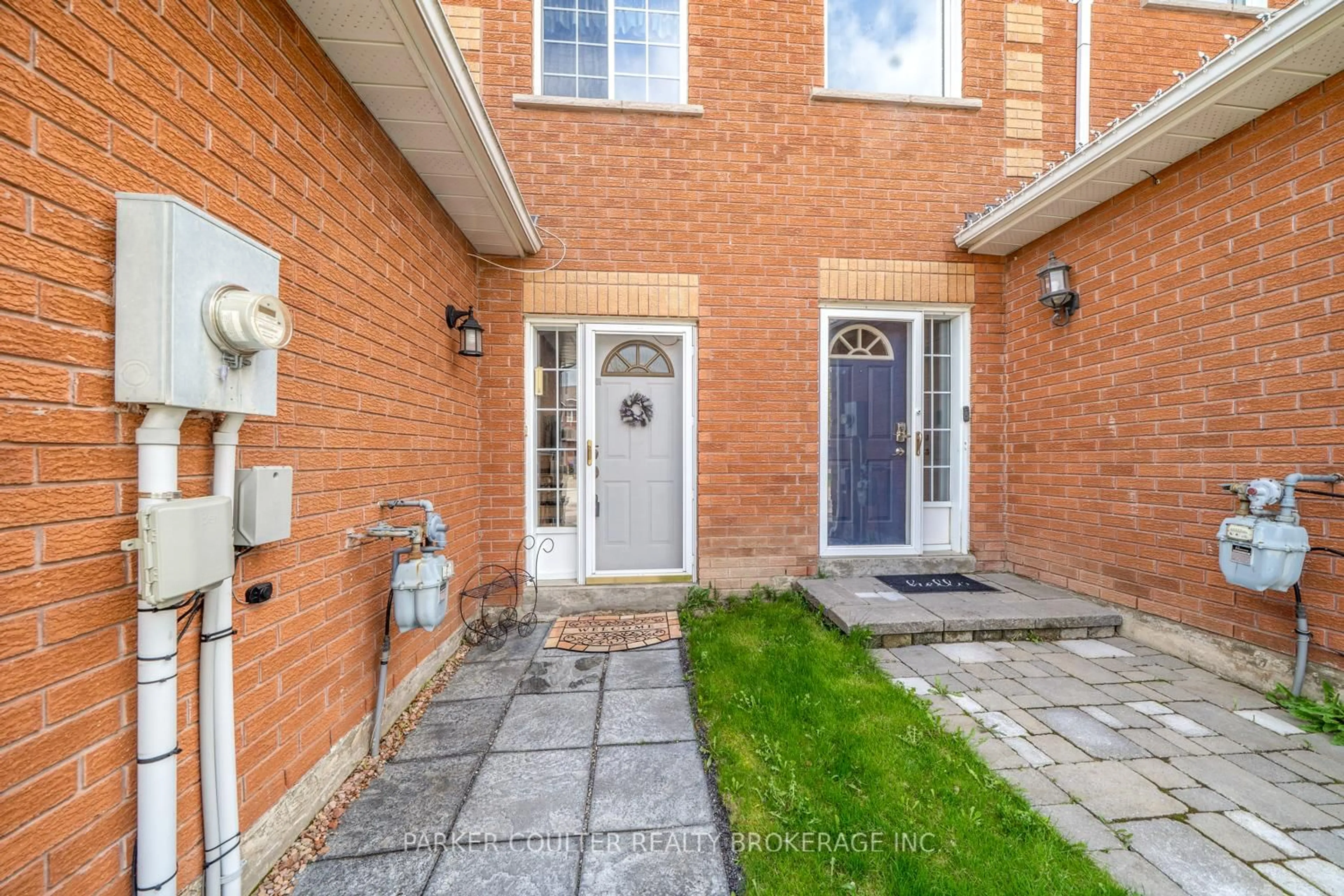 Home with brick exterior material, street for 7 O' Leary Crt, New Tecumseth Ontario L0G 1W0