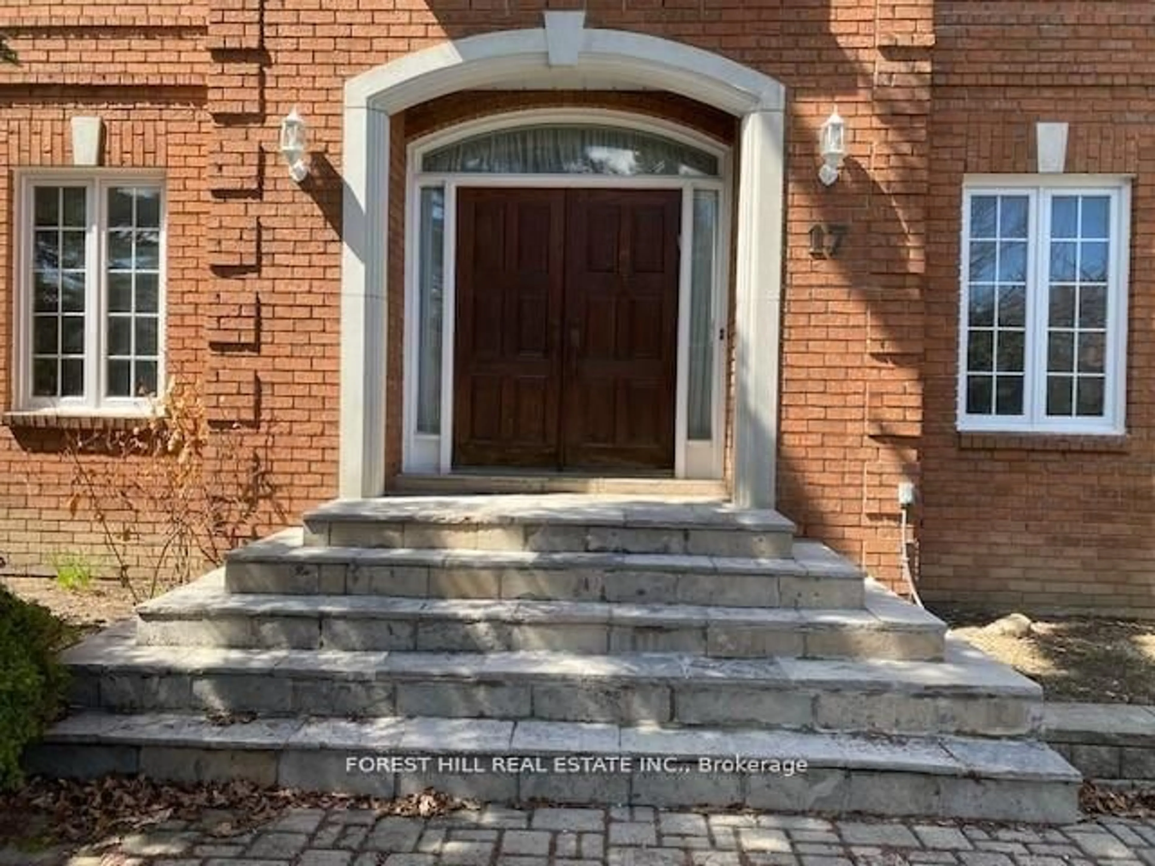 Indoor entryway for 17 Dunloe Rd, Richmond Hill Ontario L4B 2H6