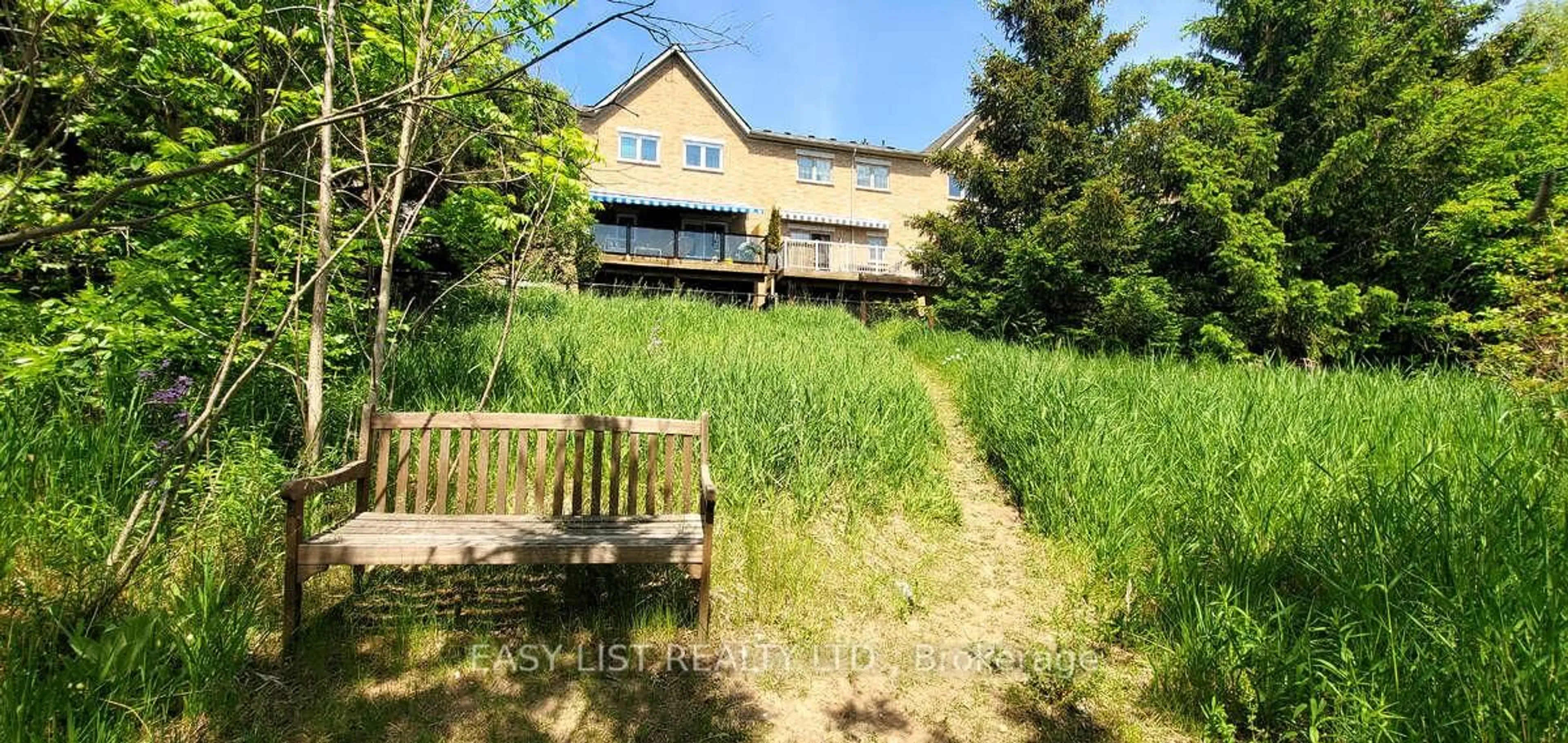 A pic from outside/outdoor area/front of a property/back of a property/a pic from drone, unknown for 8900 Bathurst St #10, Vaughan Ontario L4J 8A7