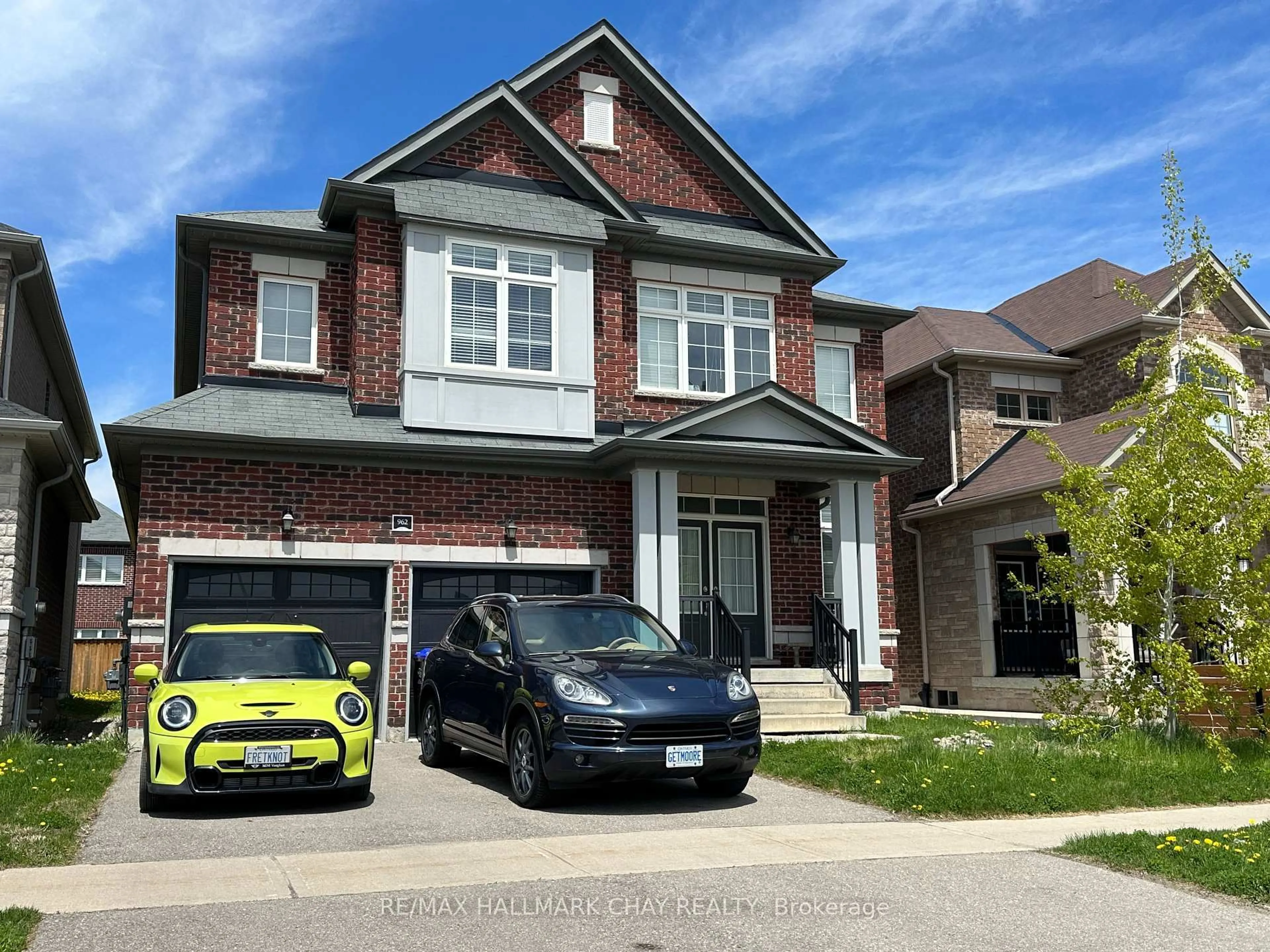 Home with brick exterior material, street for 962 COLE St, Innisfil Ontario L9S 0J9