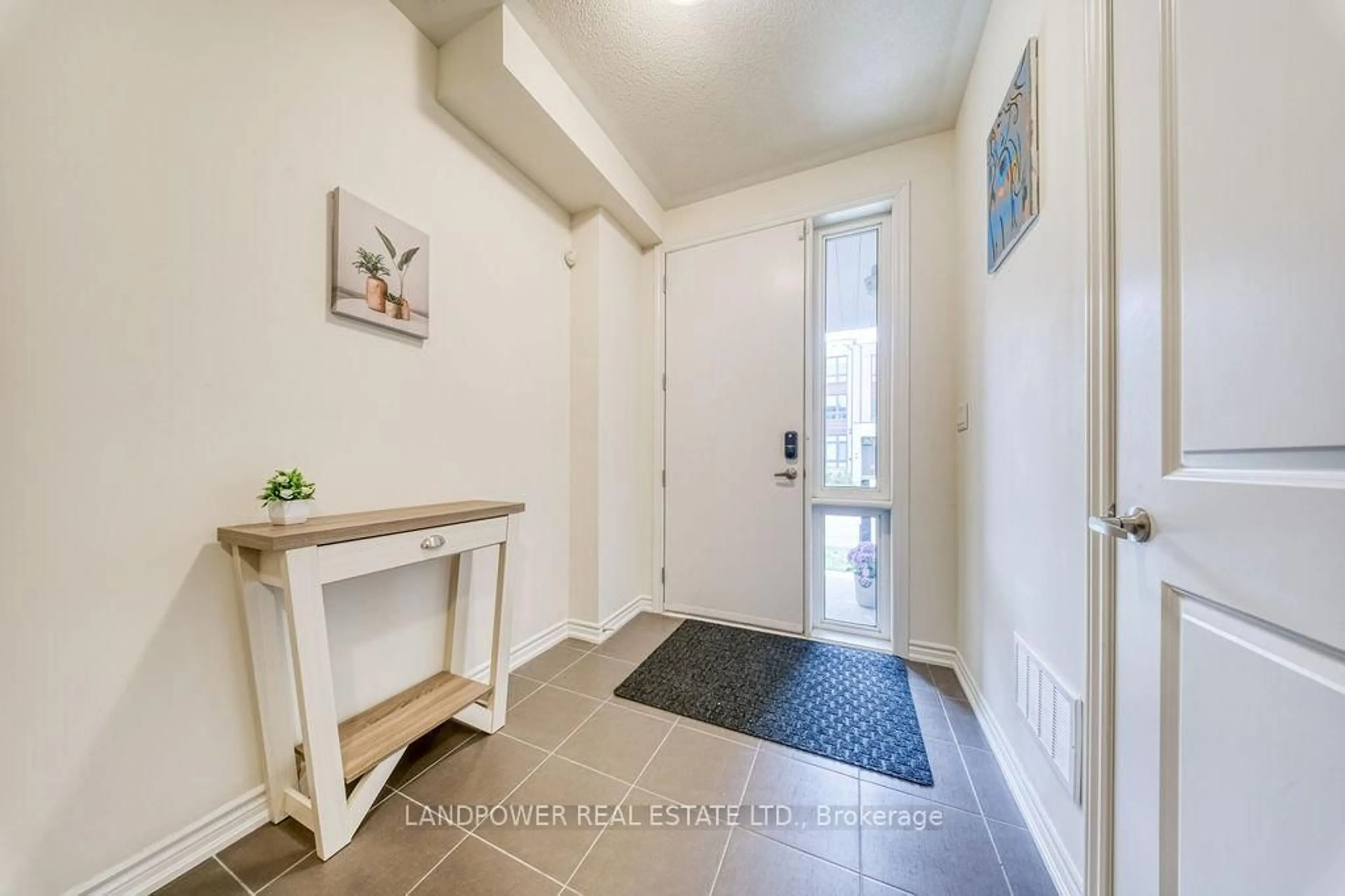Indoor entryway for 43 Lord Melborne St, Markham Ontario L6C 0Z6