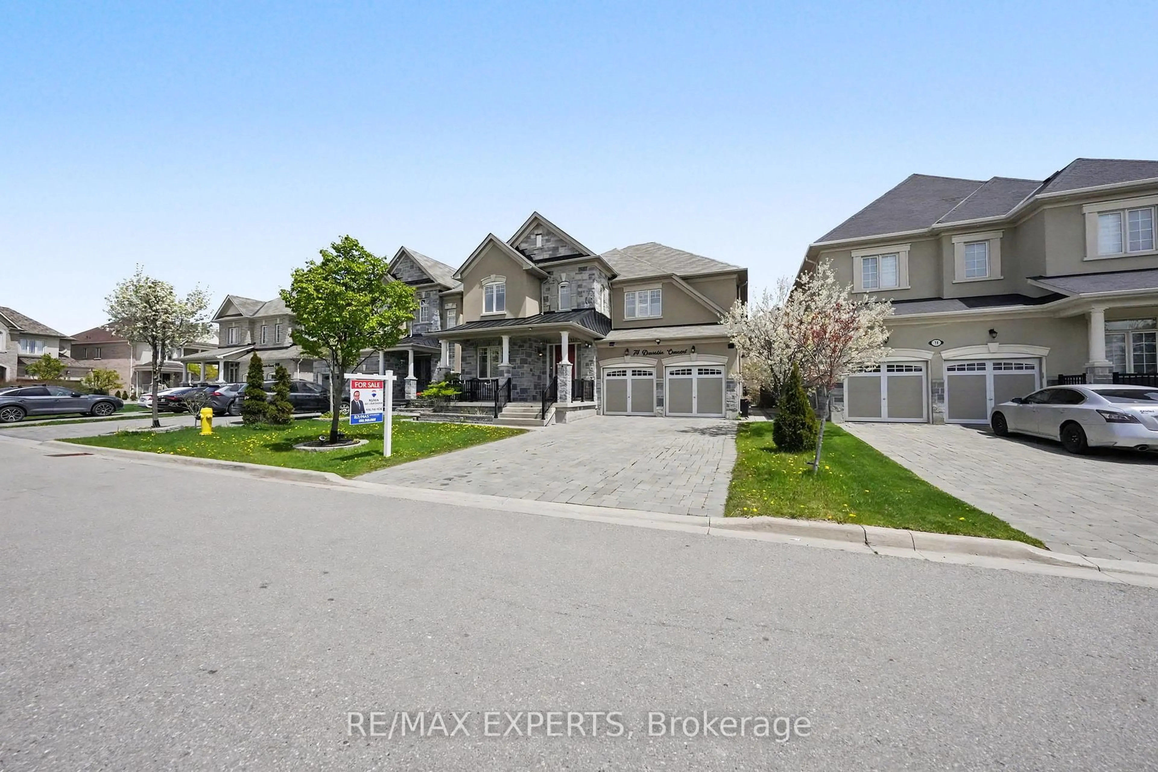 Unknown for 74 Dunrobin Cres, Vaughan Ontario L4H 4A9