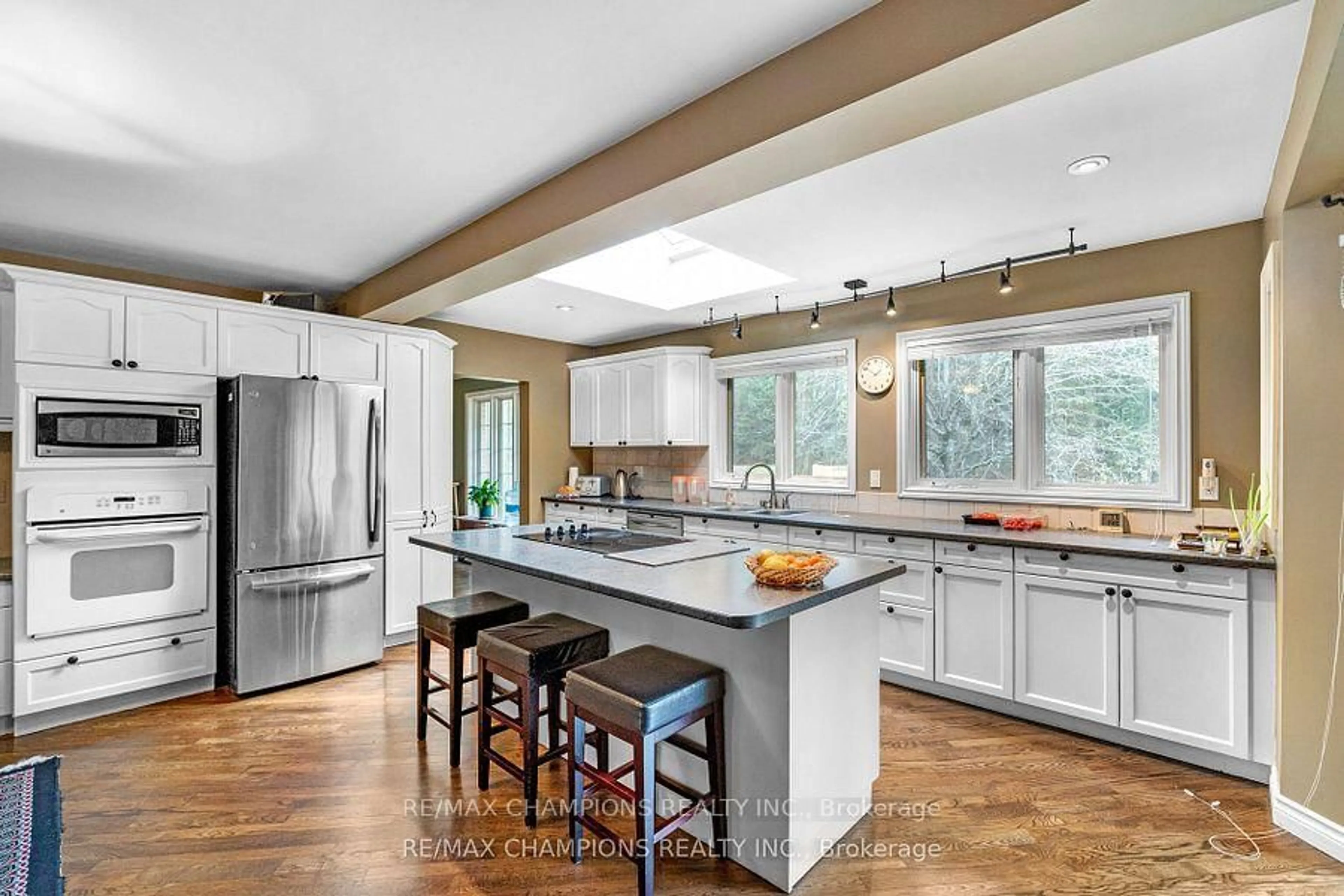 Open concept kitchen, unknown for 16548 7th Concession Rd, King Ontario L7B 0E4