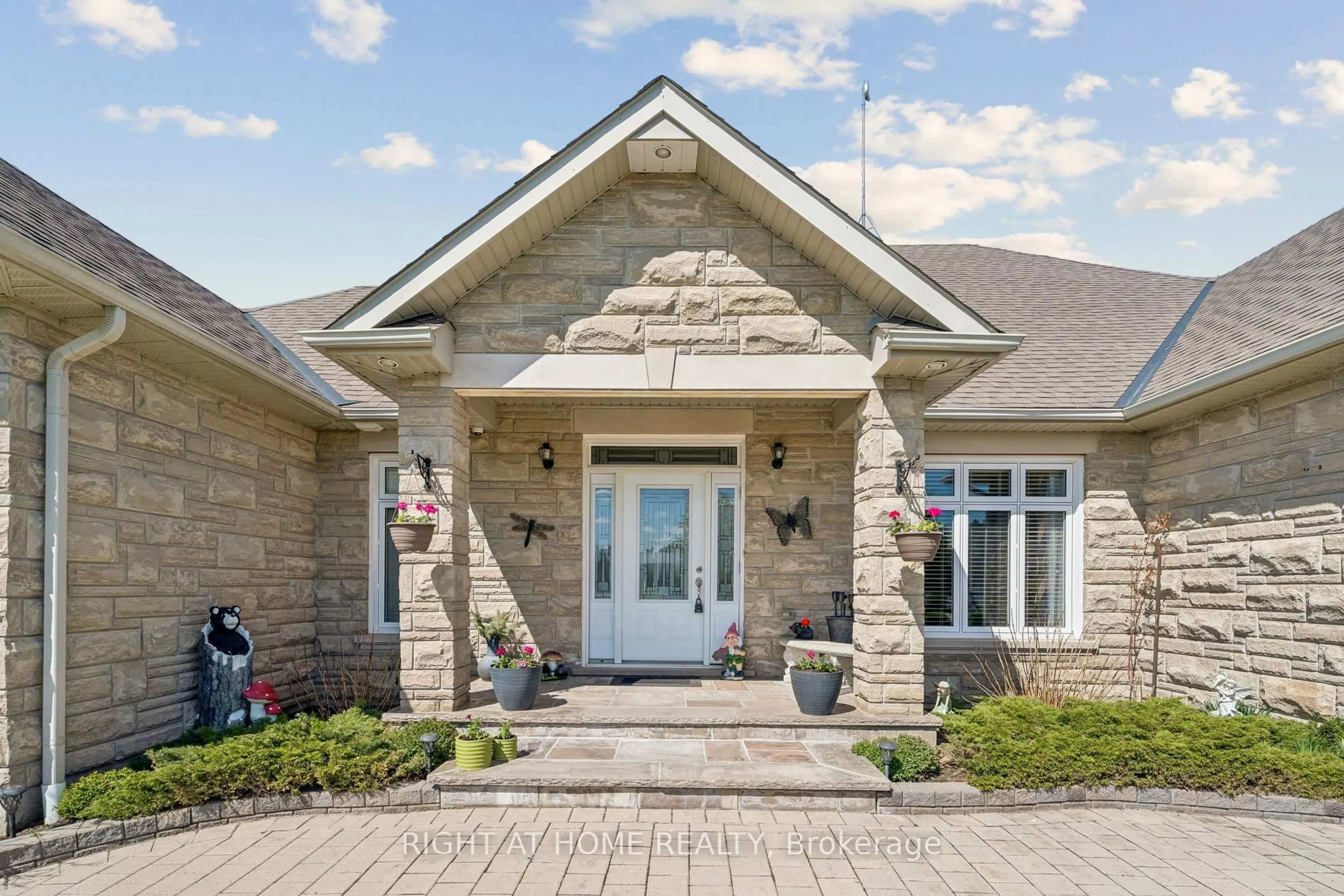 Home with brick exterior material, unknown for 10 Brolley Cres, Essa Ontario L0L 2N2