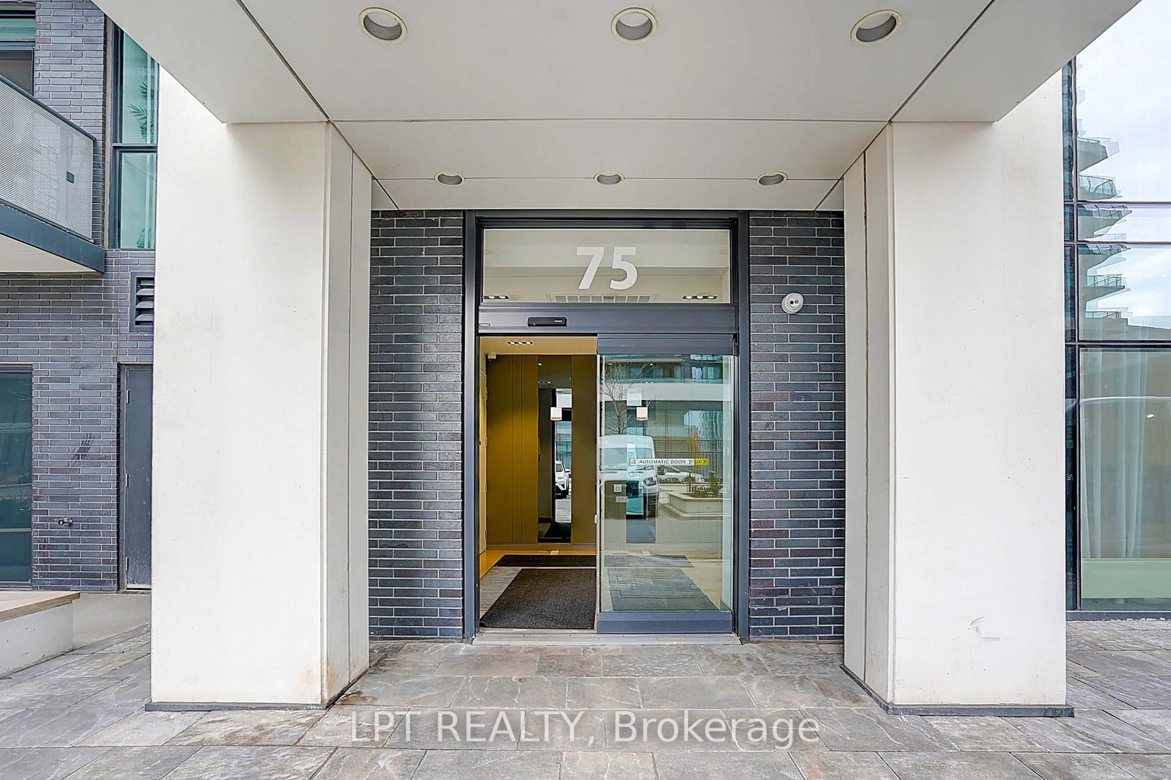 Unknown for 75 Oneida Cres #1601, Richmond Hill Ontario L4B 0H3