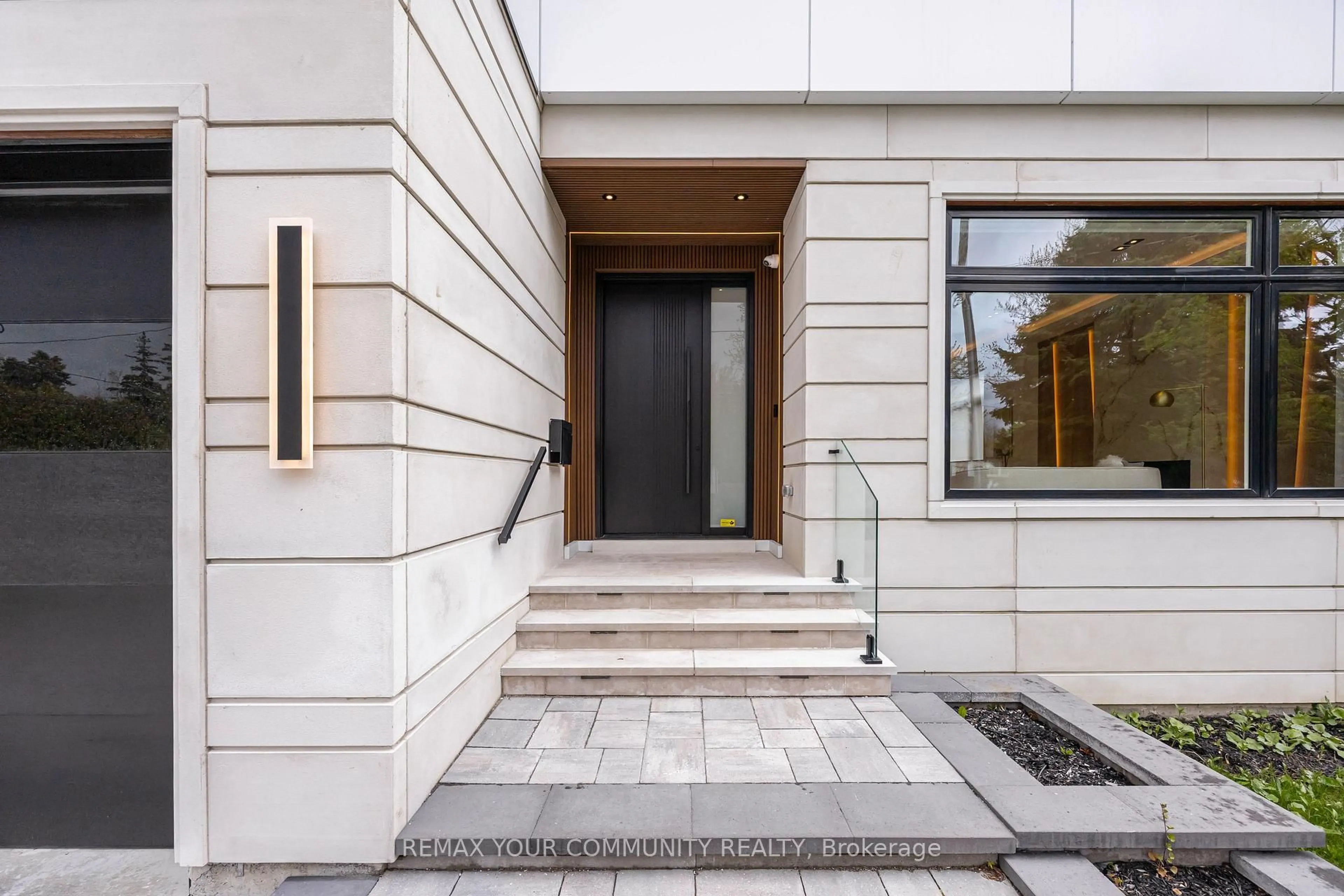 Unknown for 259 Ruggles Ave, Richmond Hill Ontario L4C 1Y8