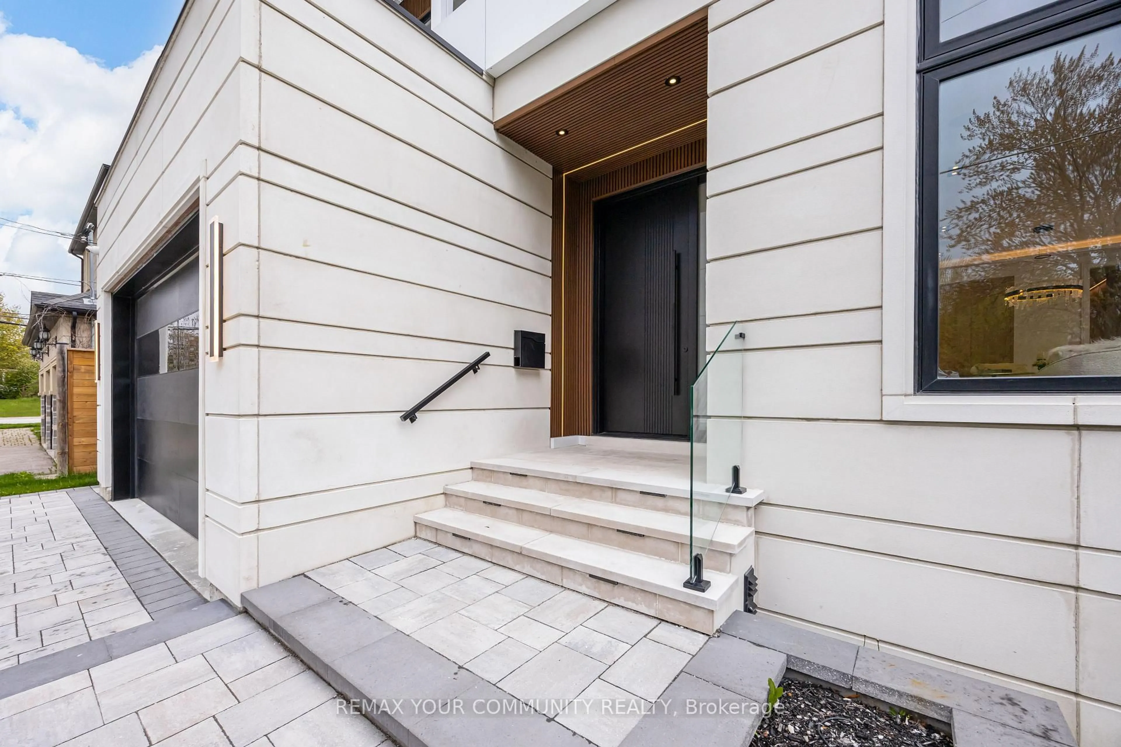 Unknown for 259 Ruggles Ave, Richmond Hill Ontario L4C 1Y8