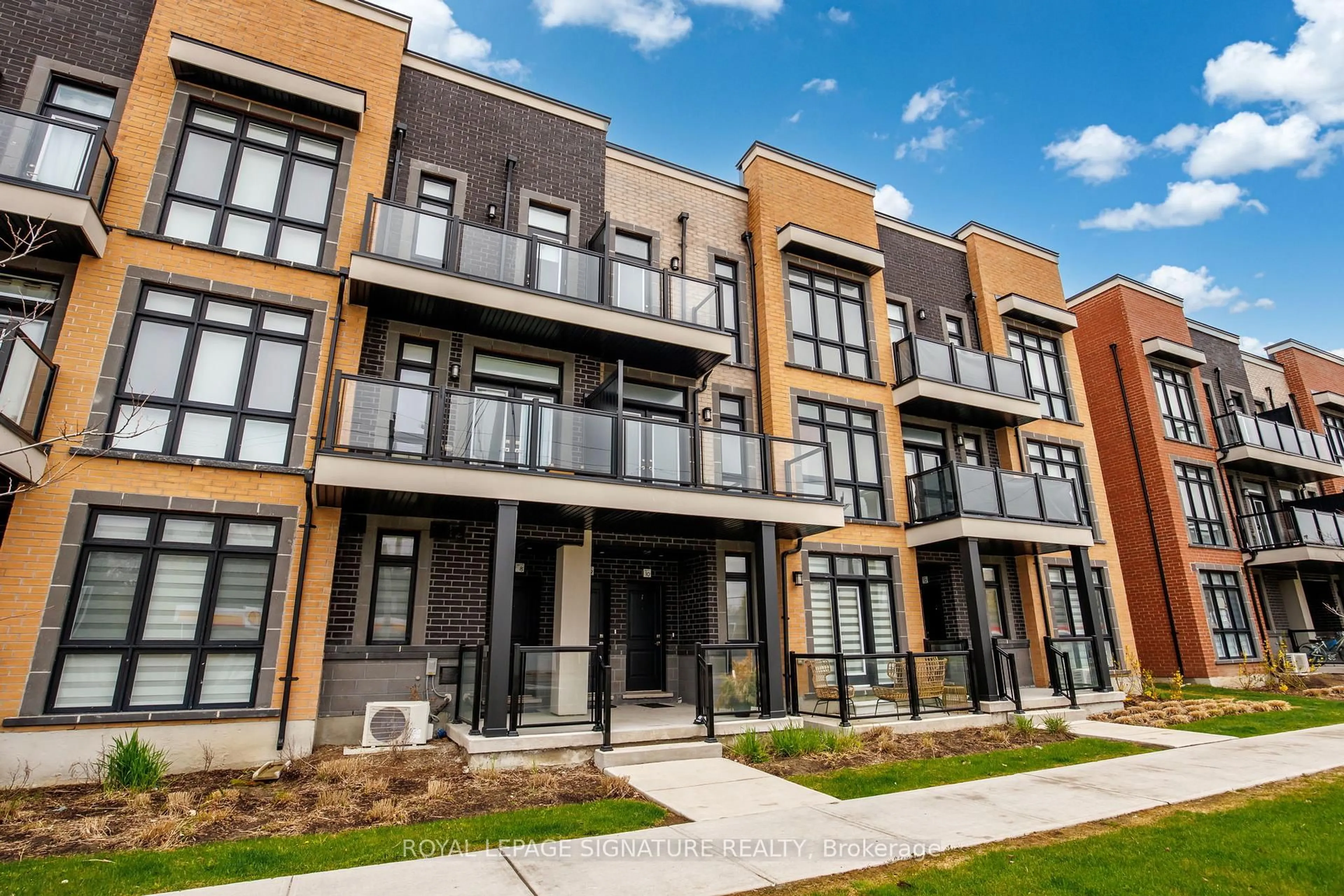 Unknown for 12860 Yonge St #9, Richmond Hill Ontario L4E 1J4