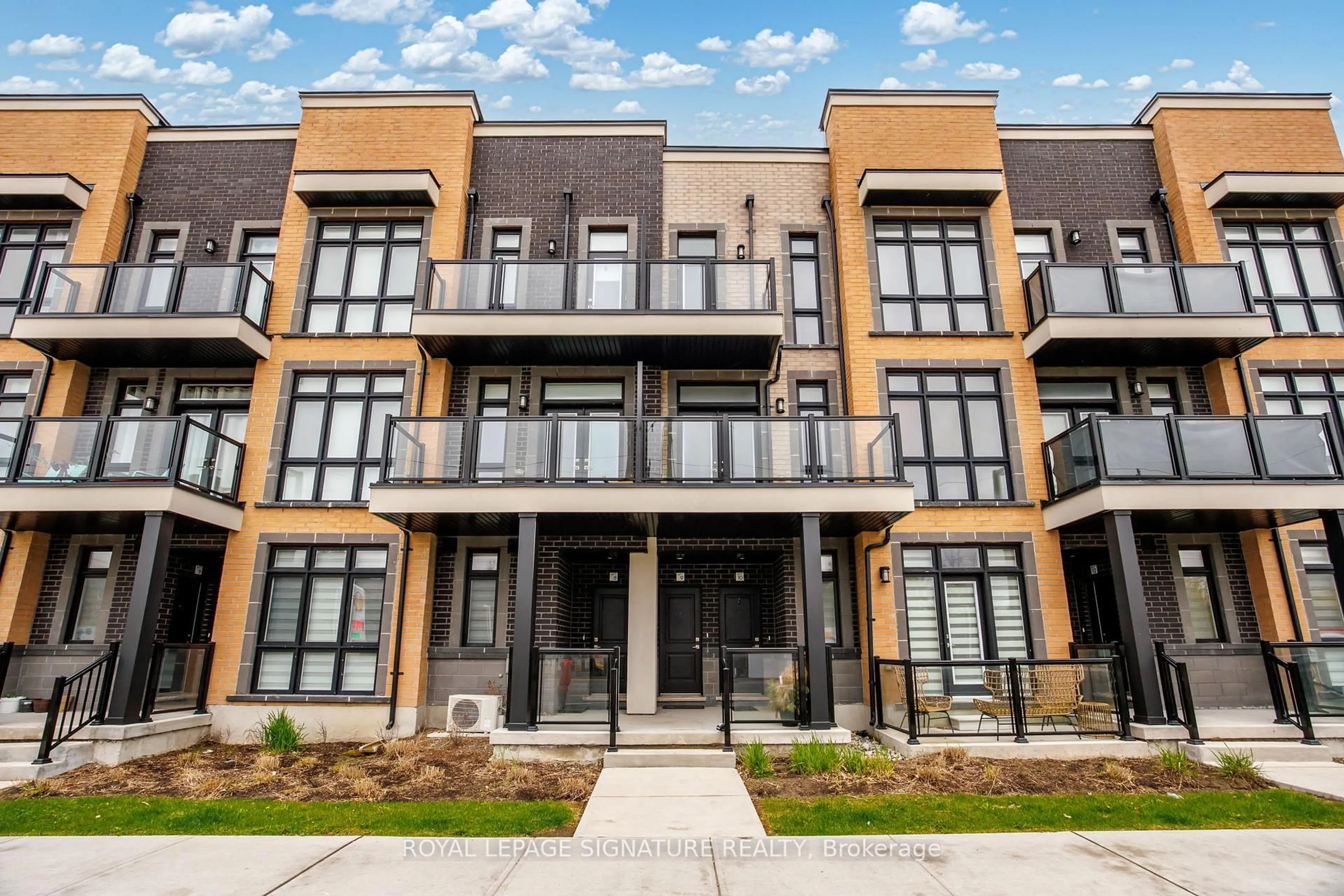 Unknown for 12860 Yonge St #9, Richmond Hill Ontario L4E 1J4