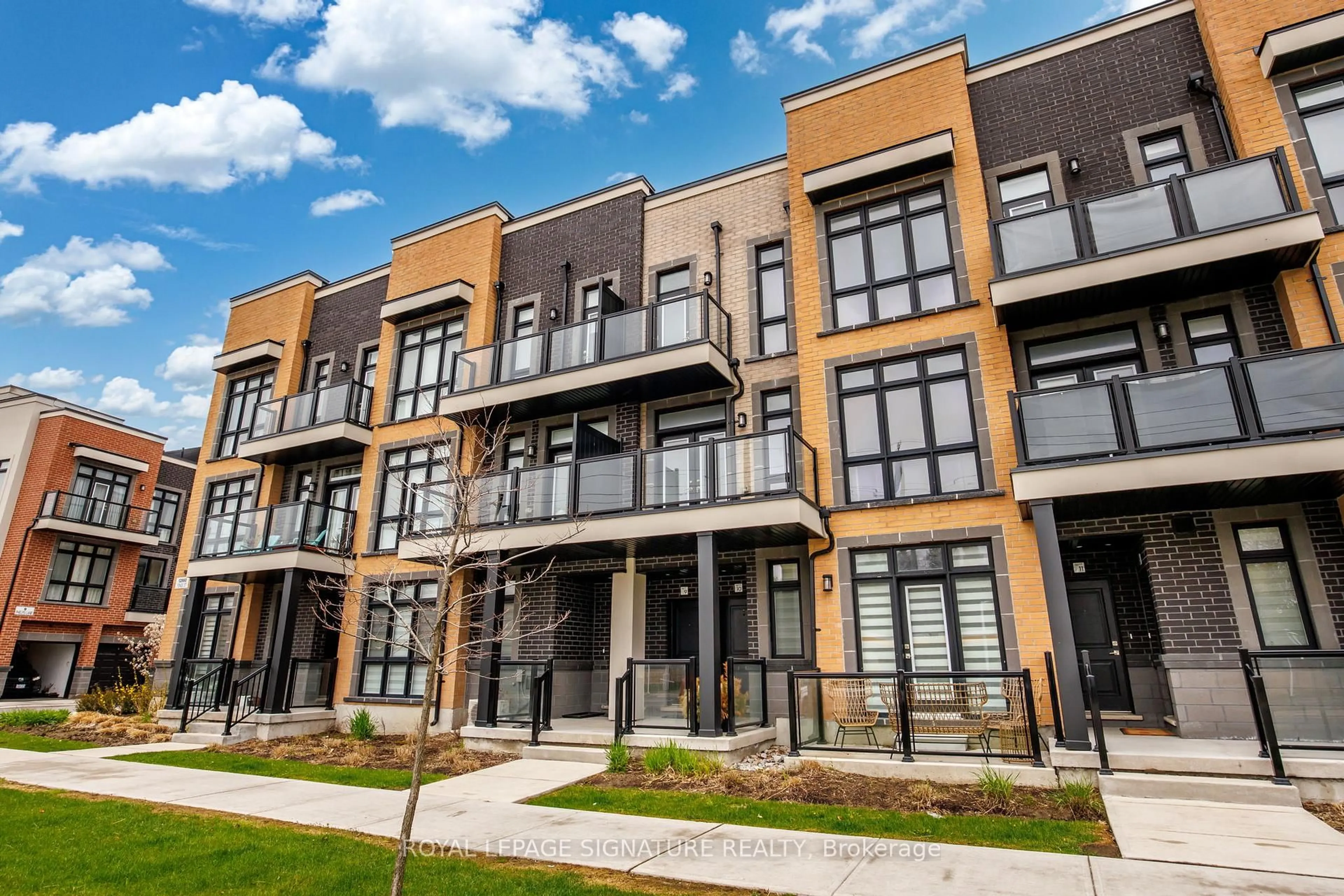 Unknown for 12860 Yonge St #9, Richmond Hill Ontario L4E 1J4