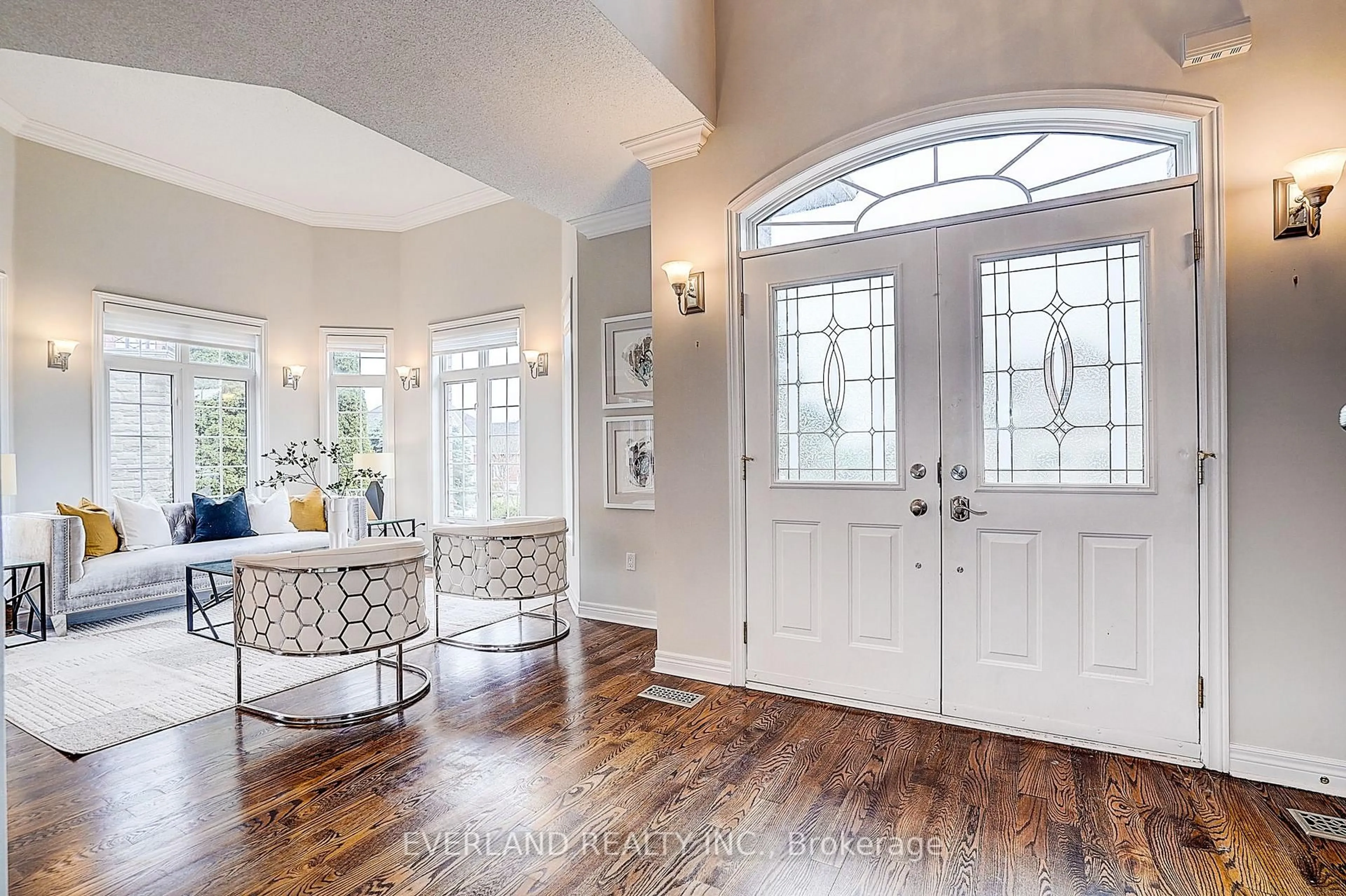 Unknown for 922 Best Circ, Newmarket Ontario L3X 2H8